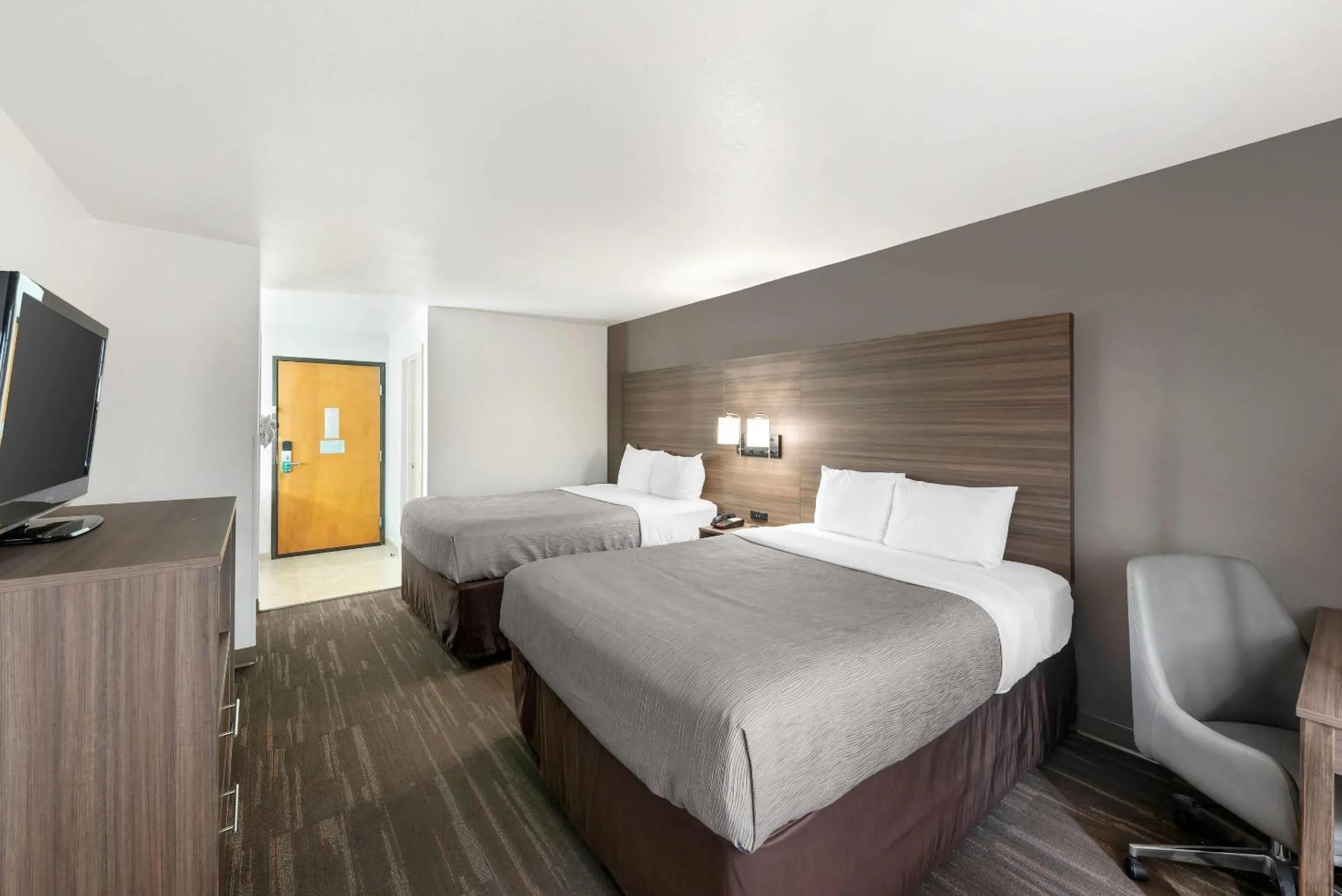 King and Queen Room in Quality Inn Near Seaworld - Lackland