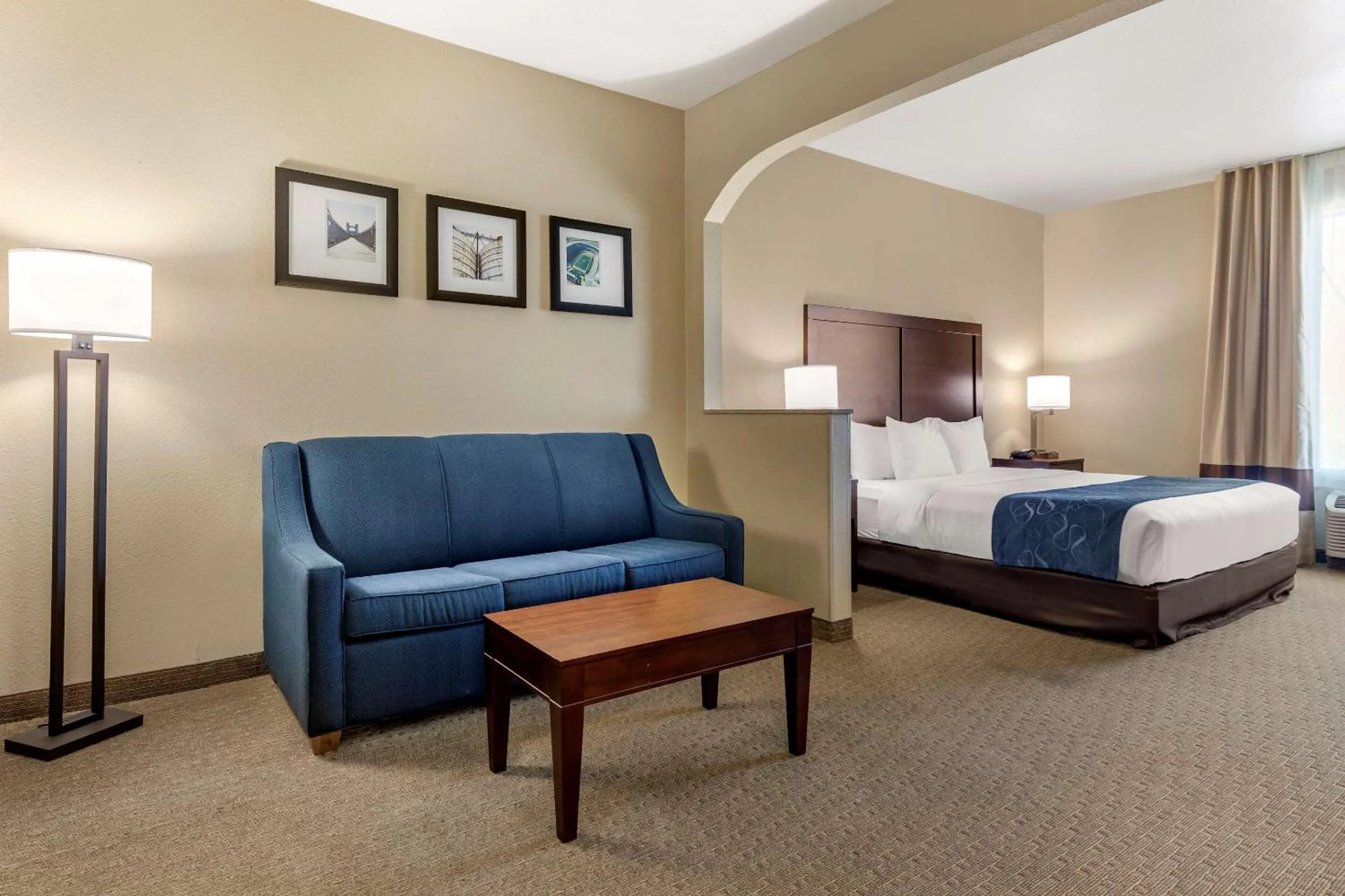 King Suite - Disability Access/Non-Smoking in Comfort Suites Waco Near University Area