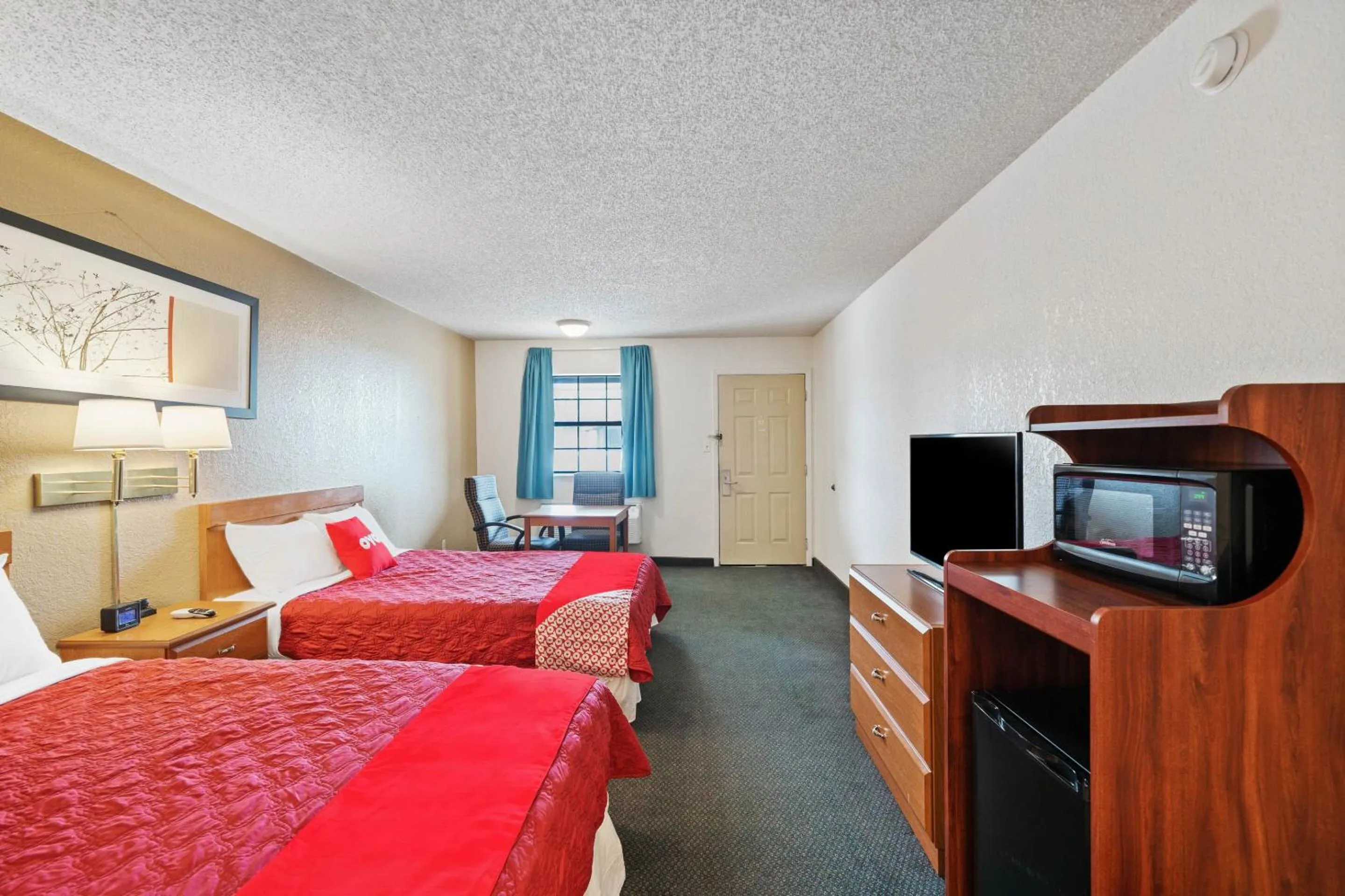 Queen Room with Two Queen Beds in OYO Hotel Junction TX I-10