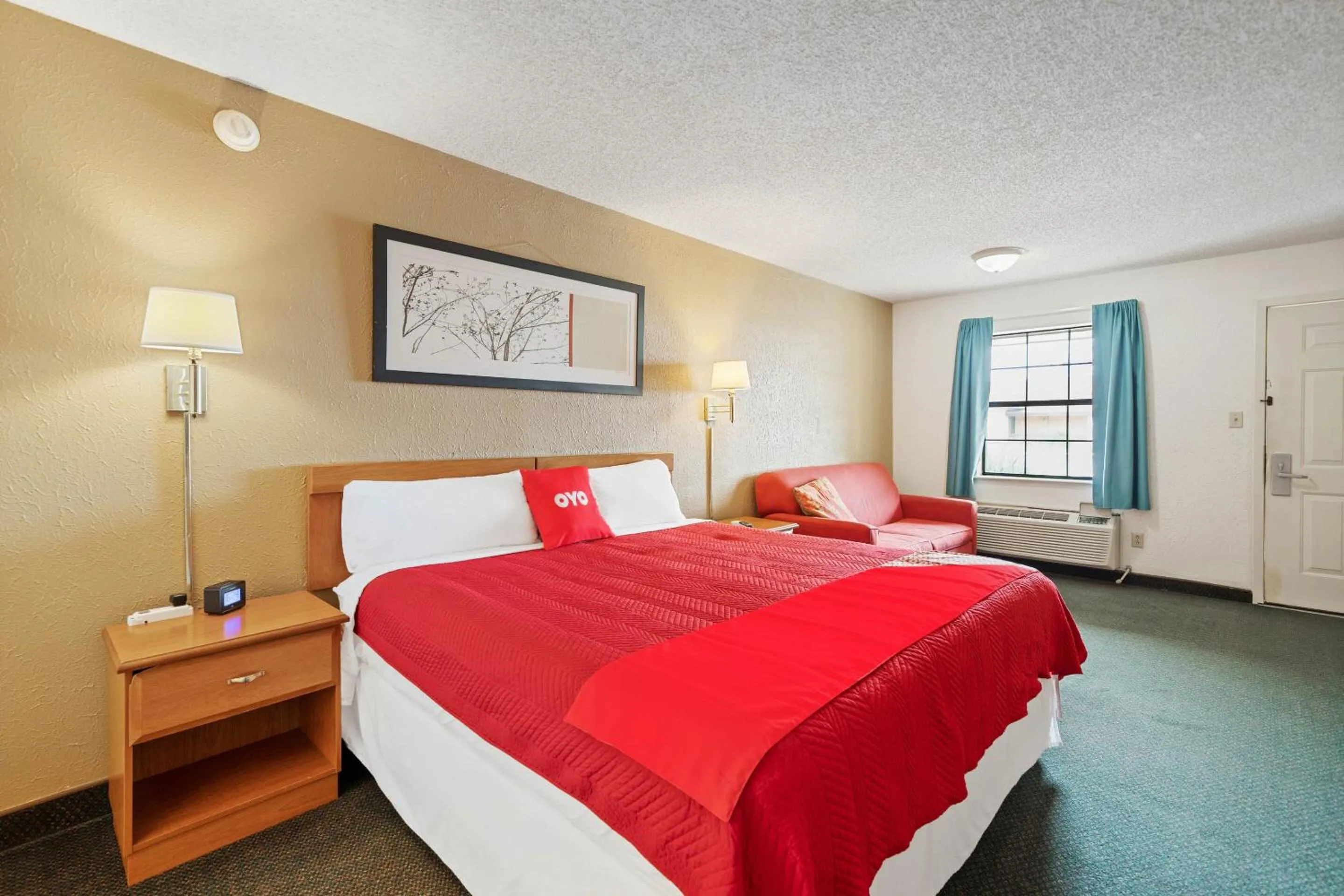 King Room in OYO Hotel Junction TX I-10