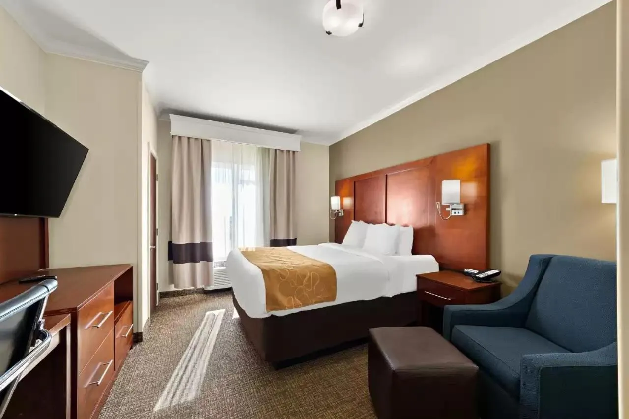Queen Suite - Non-Smoking in Comfort Suites Corpus Christi Central