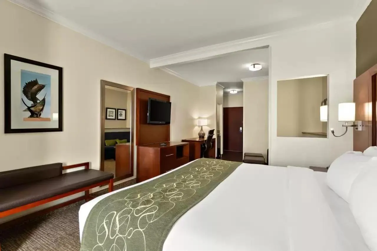 King Suite with Balcony - Non-Smoking in Comfort Suites Corpus Christi Central