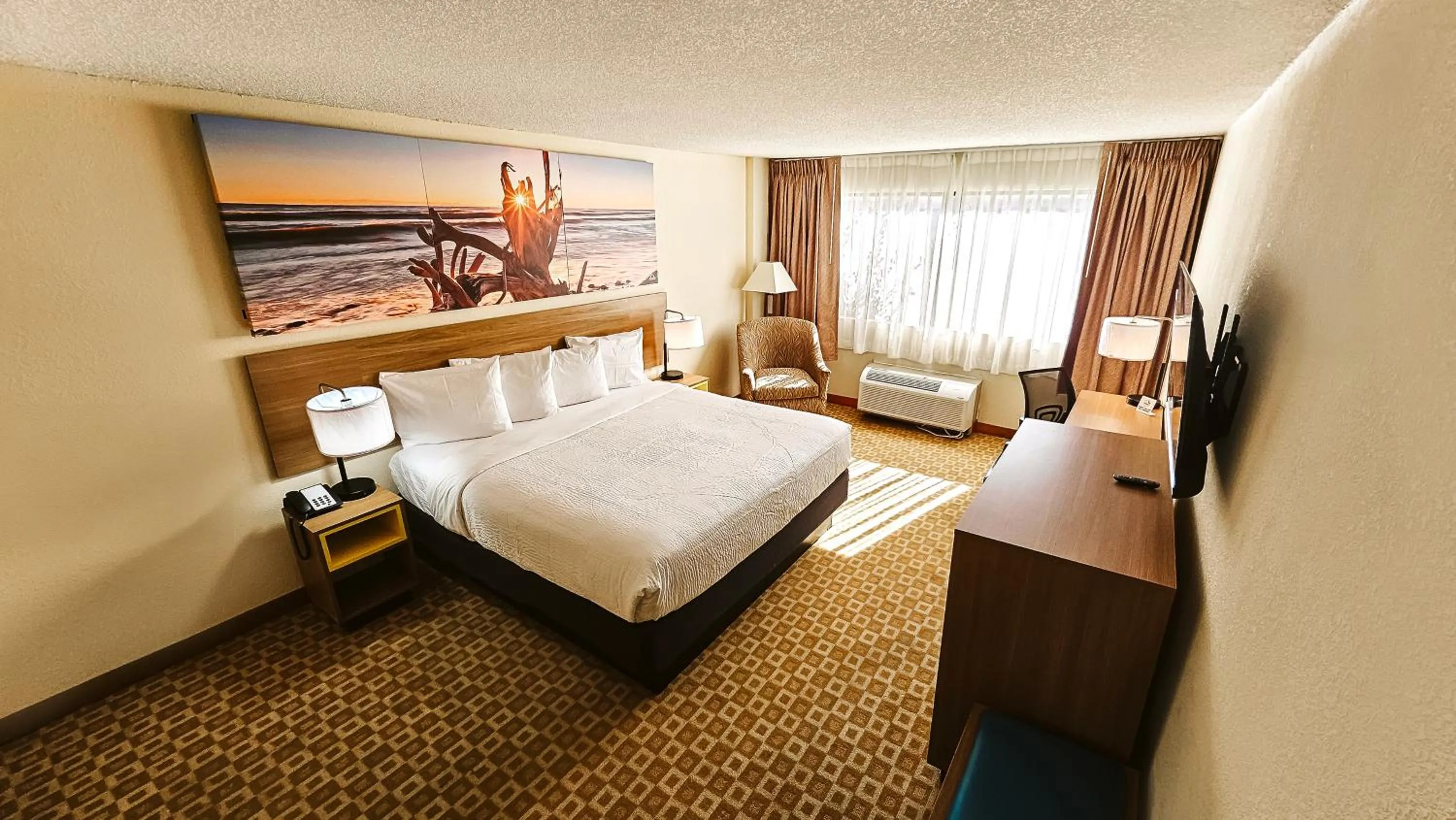 1 King Bed, Smoking in Days Inn by Wyndham Sherman