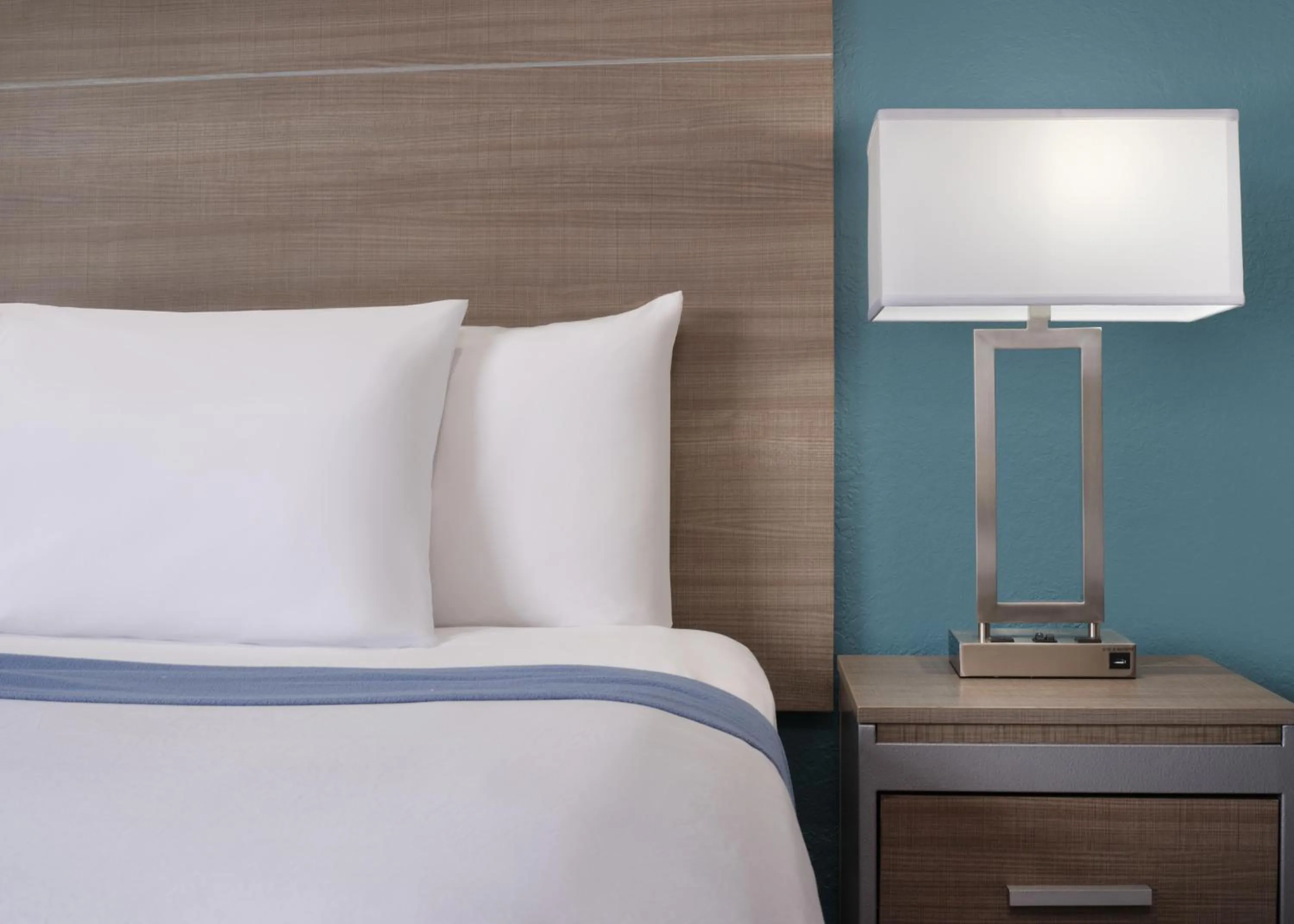 King Suite with Bath Tub and Sofa Bed - Disability/Non-Smoking in Melrose @ Seabrook, BW Signature Collection by Best Western