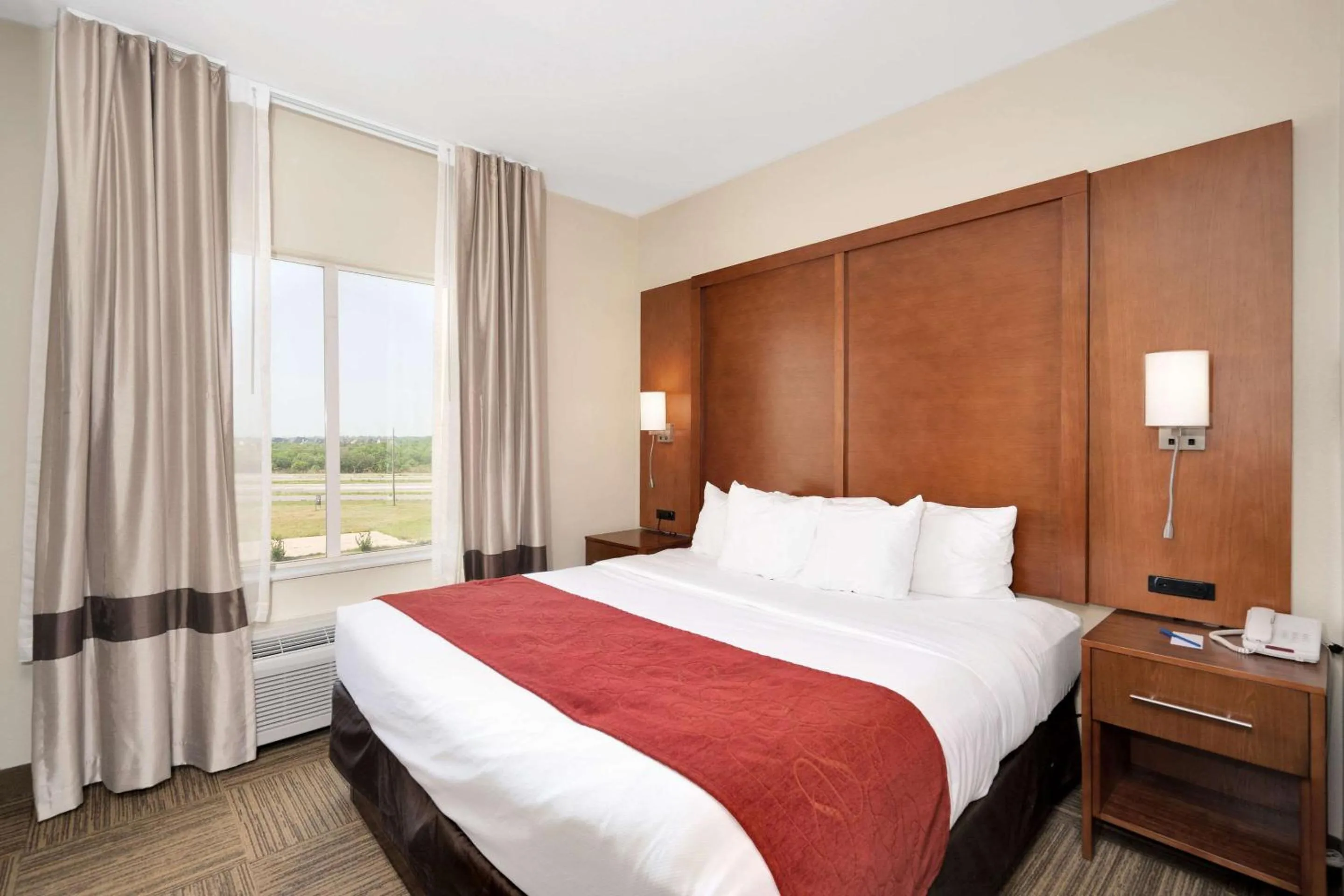 King Suite - Non-Smoking in Comfort Suites University