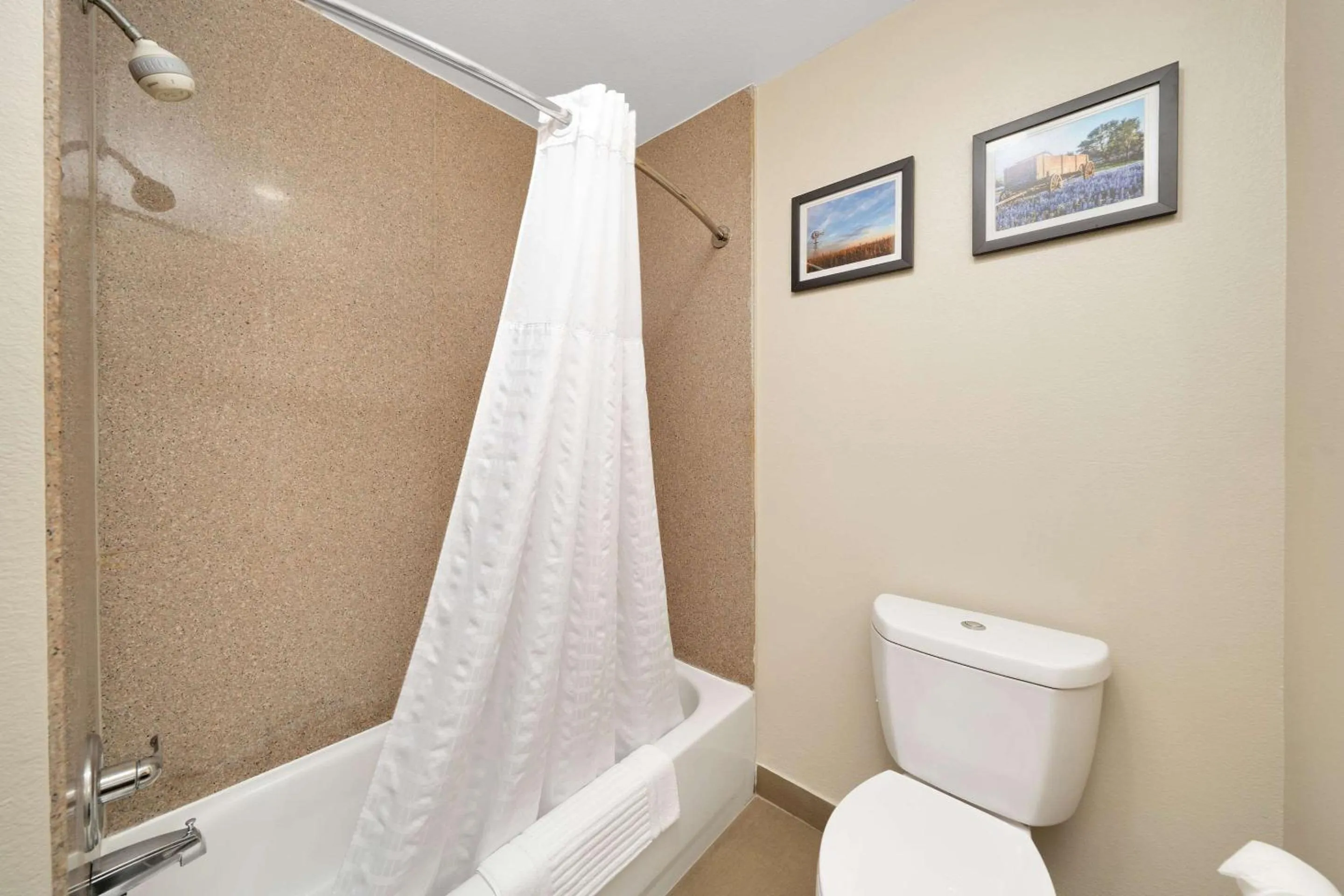 Queen Suite with Two Queen Beds - Non-Smoking in Comfort Suites University