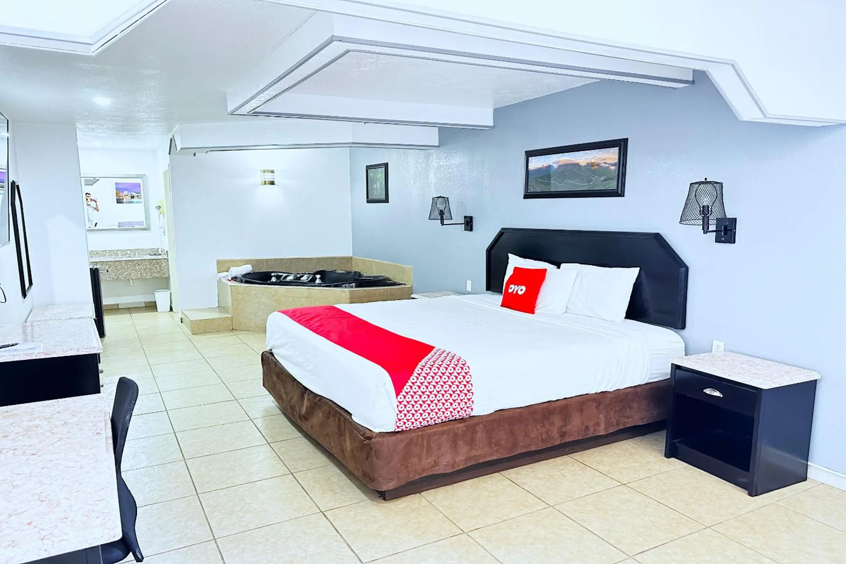 1 Bedroom Suite with Jetted Tub in Three Rivers Executive Inn & Suites By OYO
