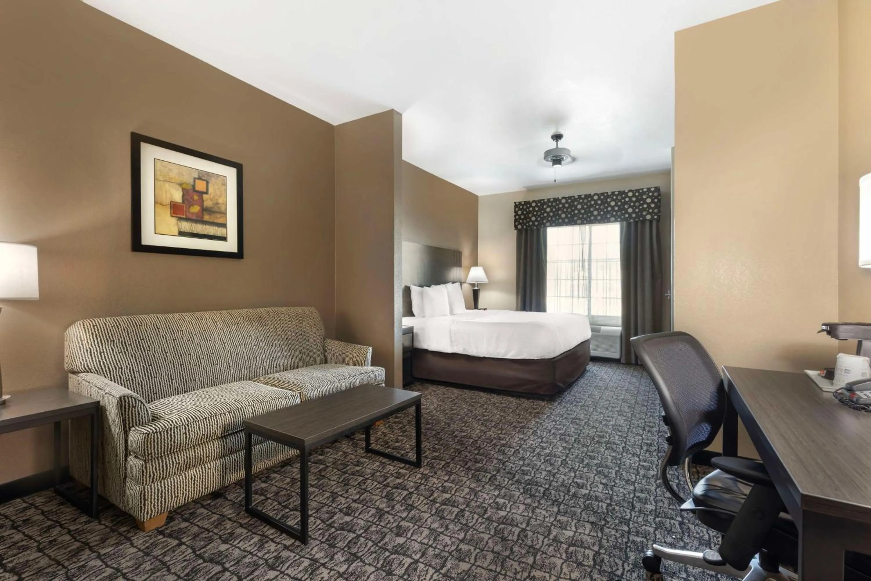 King Suite - Non-Smoking in Best Western Carthage Inn & Suites