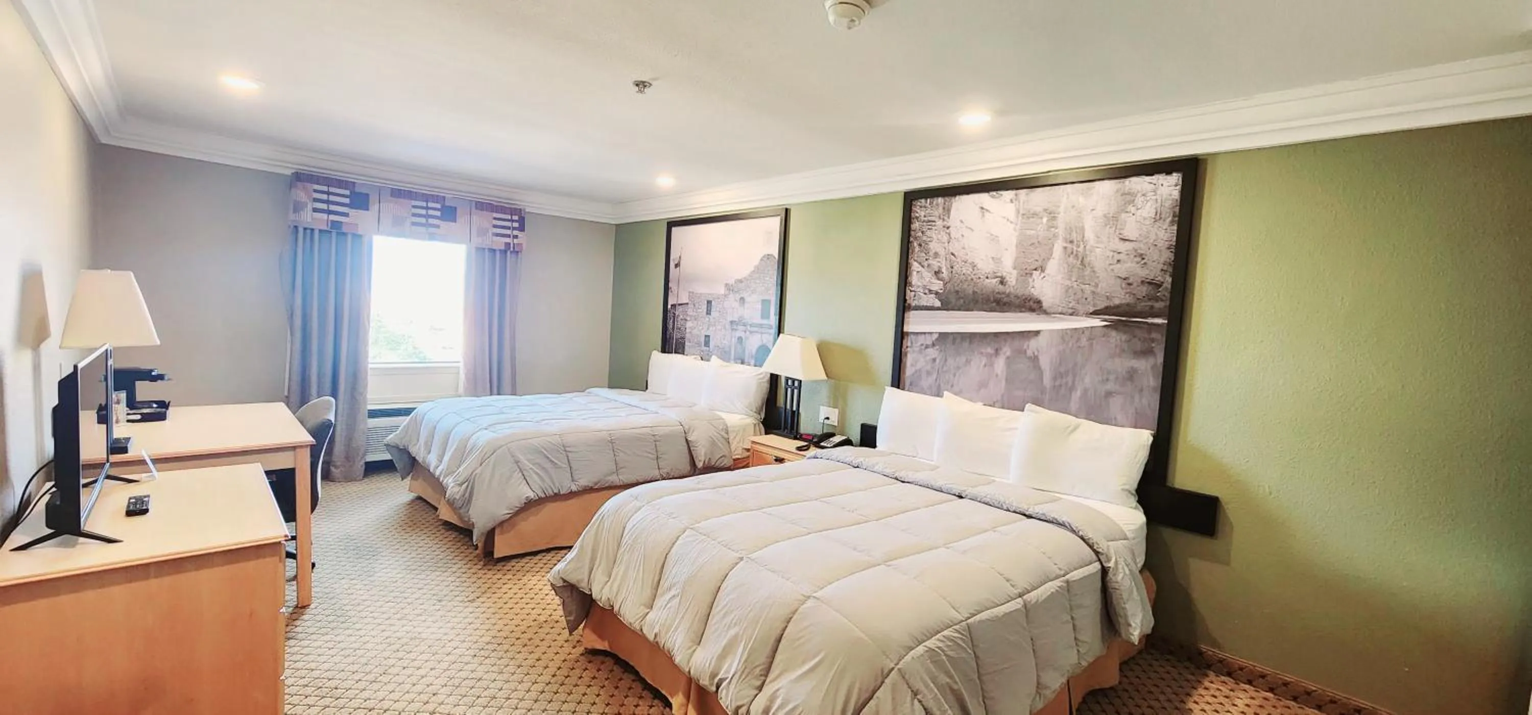 Queen Room with Two Queen Beds, Mobility Access and Bathtub with Grab Bars, Non-Smoking in Super 8 by Wyndham Temple I-35