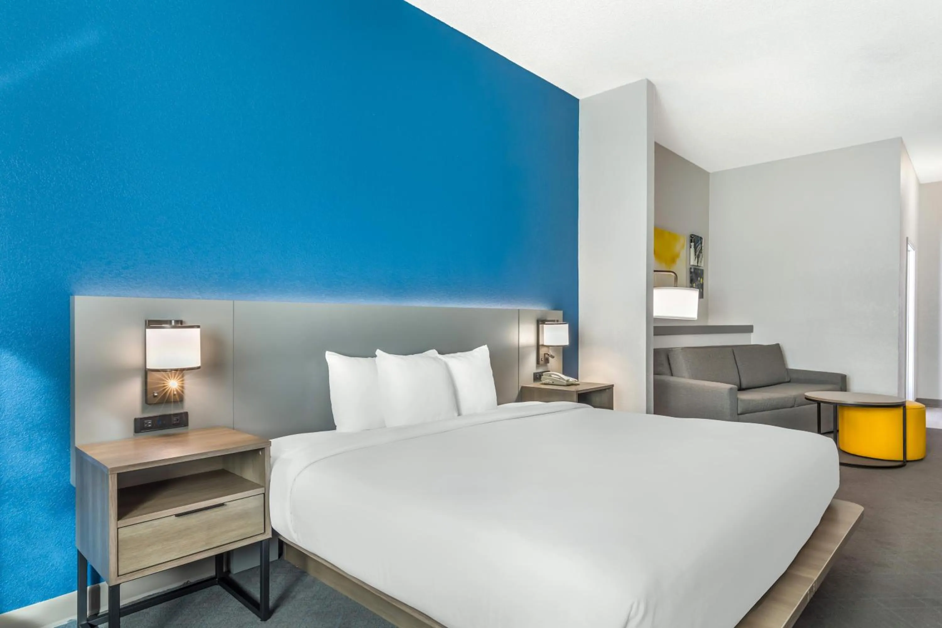 King Suite with Sofa Bed - Non-Smoking in Comfort Suites Nacogdoches