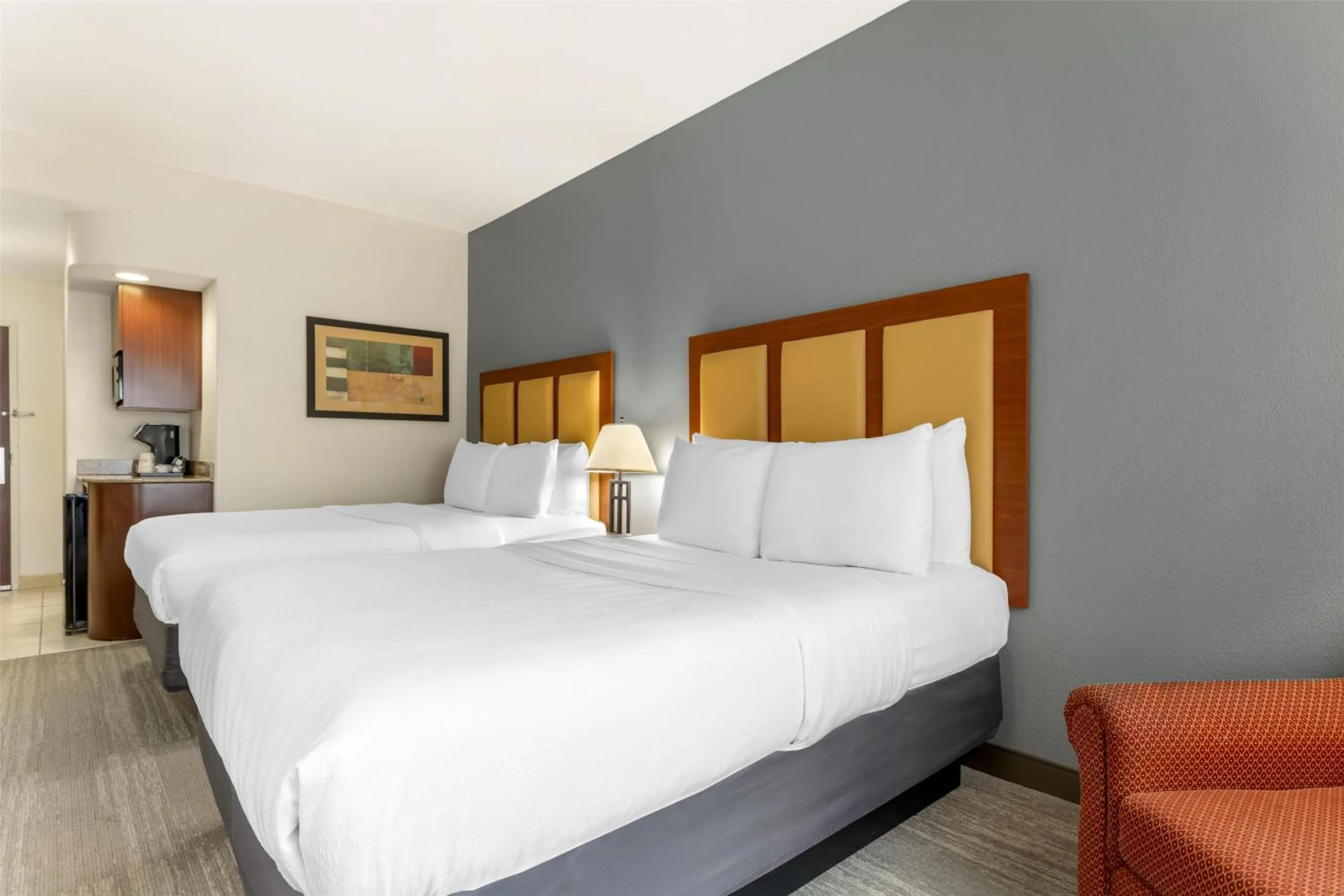 Queen Room with Two Queen Beds - Smoking in Best Western Plus Waxahachie Inn & Suites