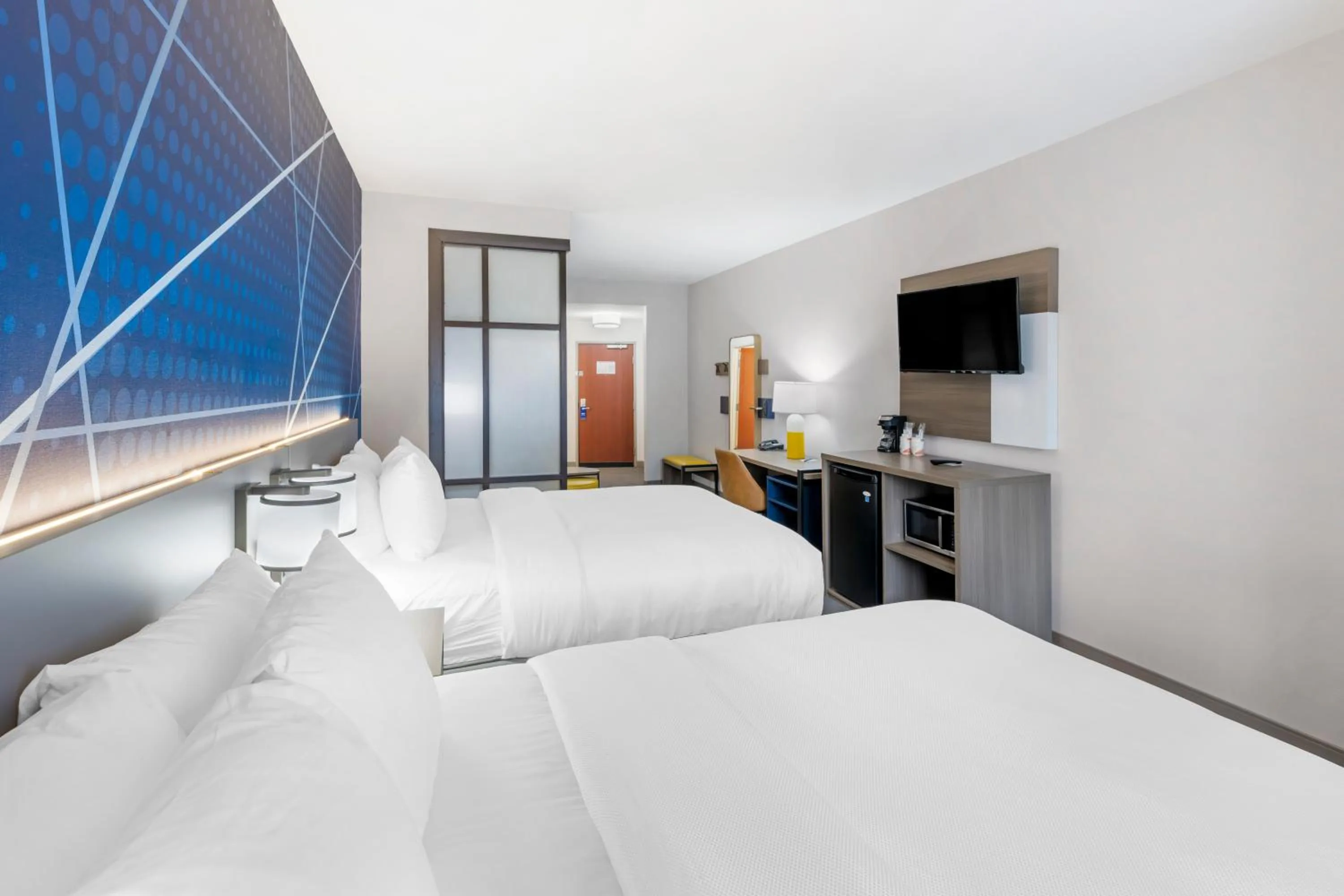 Queen Suite with Two Queen Beds - Accessible/Non-Smoking in Comfort Suites Pecos