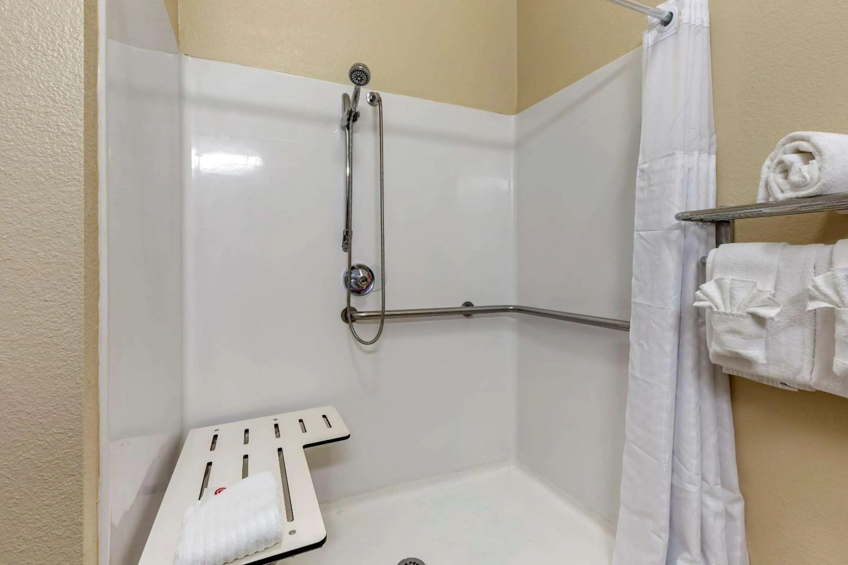 Queen Room with Two Queen Beds - Accessible/Non-Smoking  in Comfort Inn & Suites Paris