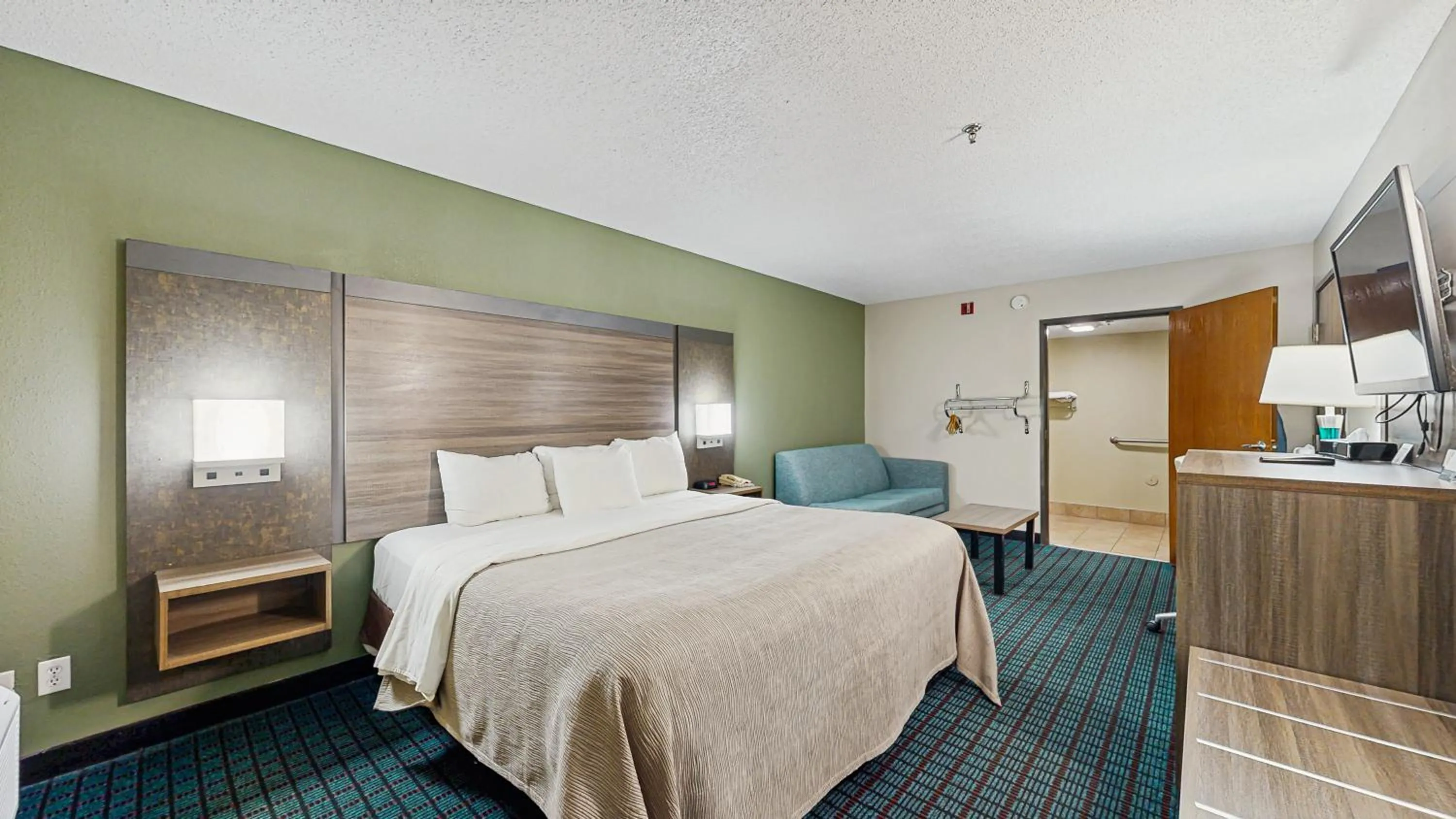 King Room - Accessible/Non-Smoking in Quality Inn Van Horn