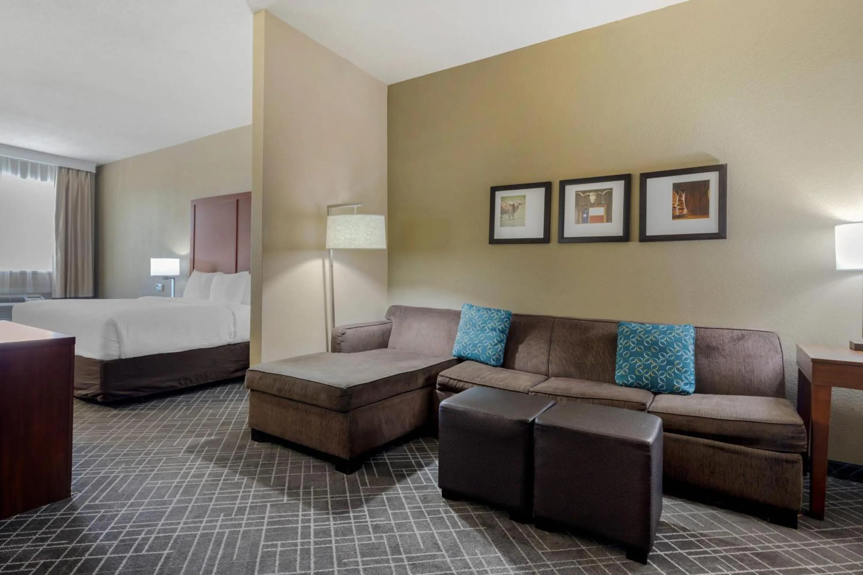 King Suite - Non-Smoking in Comfort Suites Waco North - Near University Area