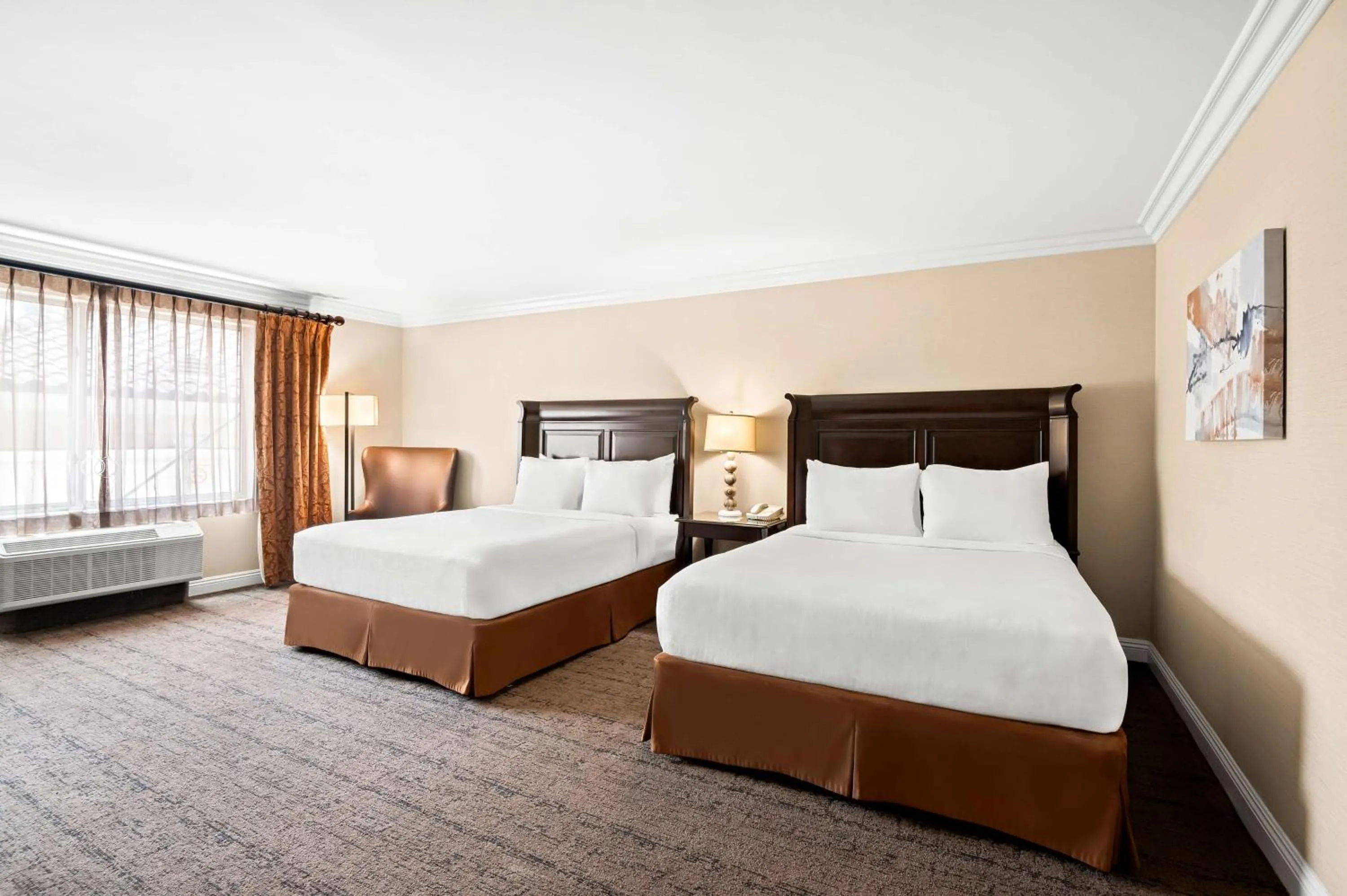 Queen Room with Two Queen Beds and Roll-In Shower - Disability Access/Non-Smoking in Best Western Ontario Mills Mall