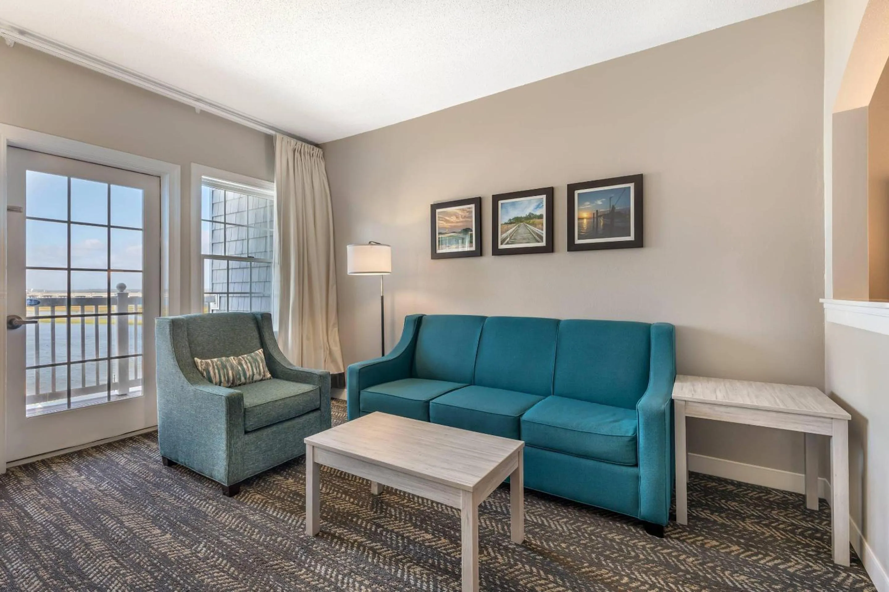 Premium Double Queen Suite in Comfort Suites Chincoteague Island Bayfront Resort
