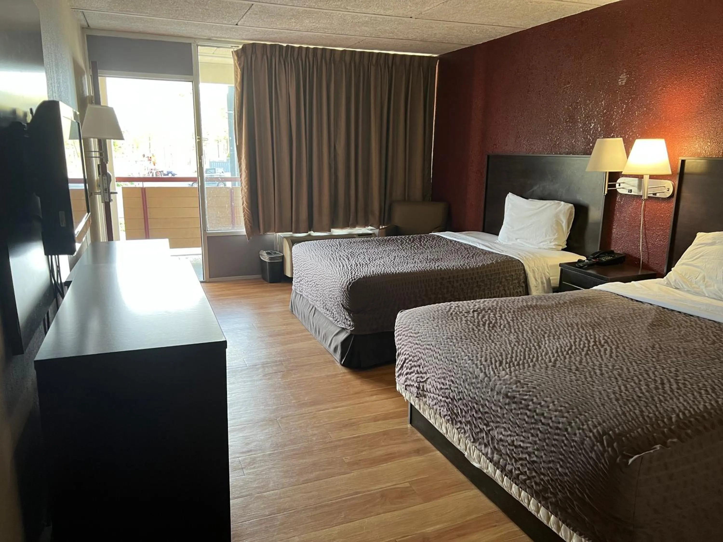 2 Queen Beds Non Smoking in Knights Inn Ashland