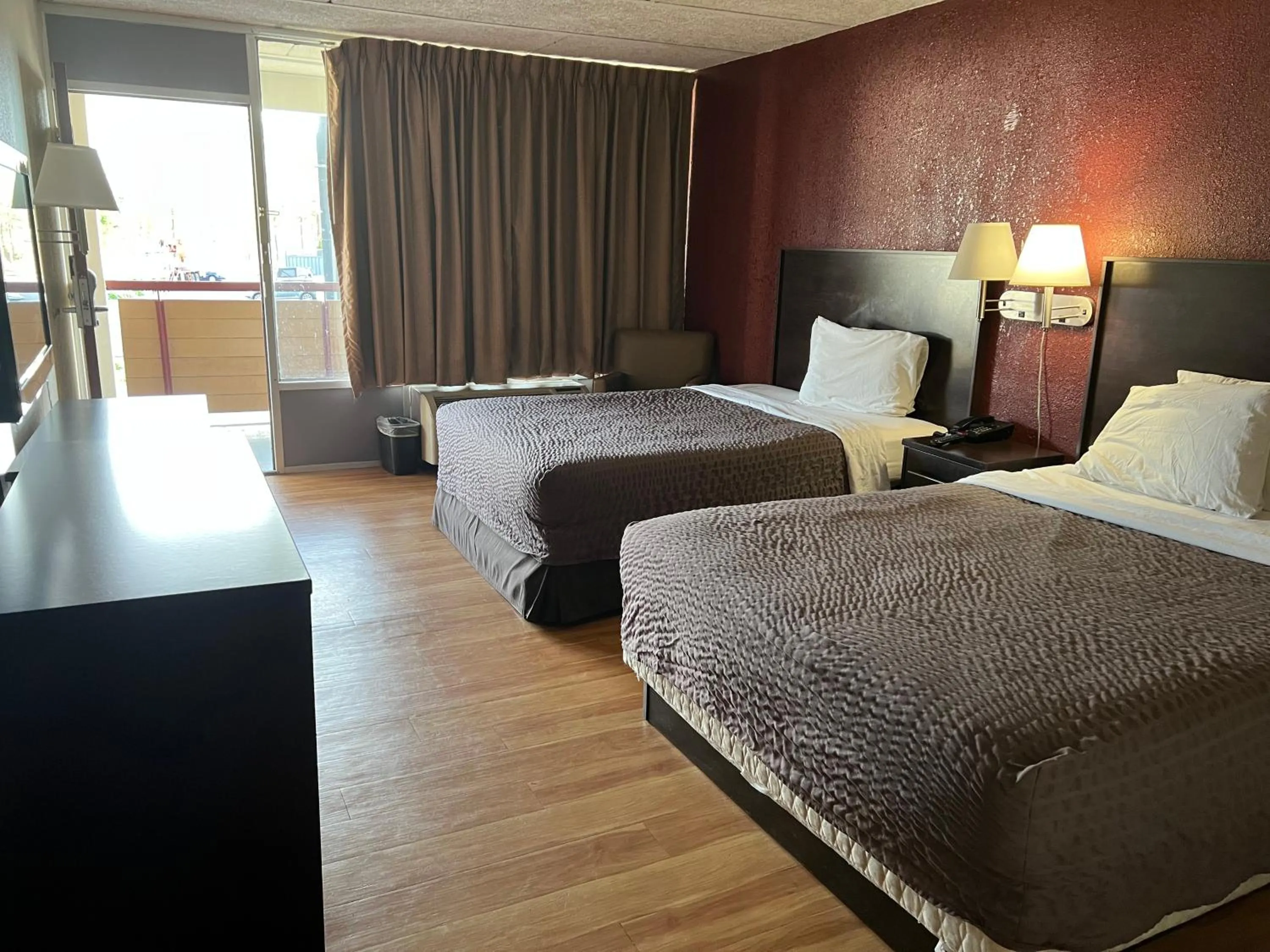 2 Queen Beds Smoking in Knights Inn Ashland