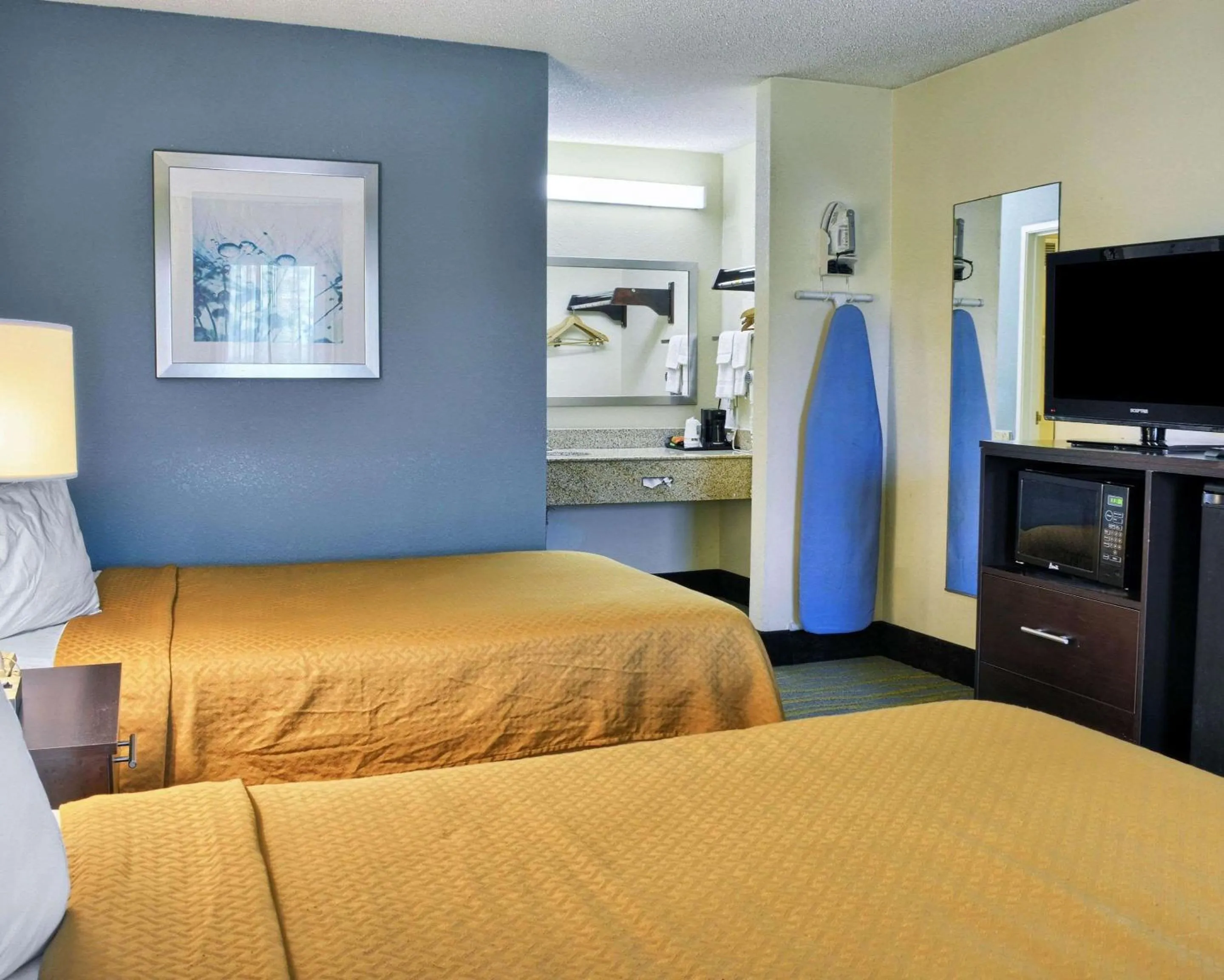 Double Room with Two Double Beds - Smoking in Quality Inn