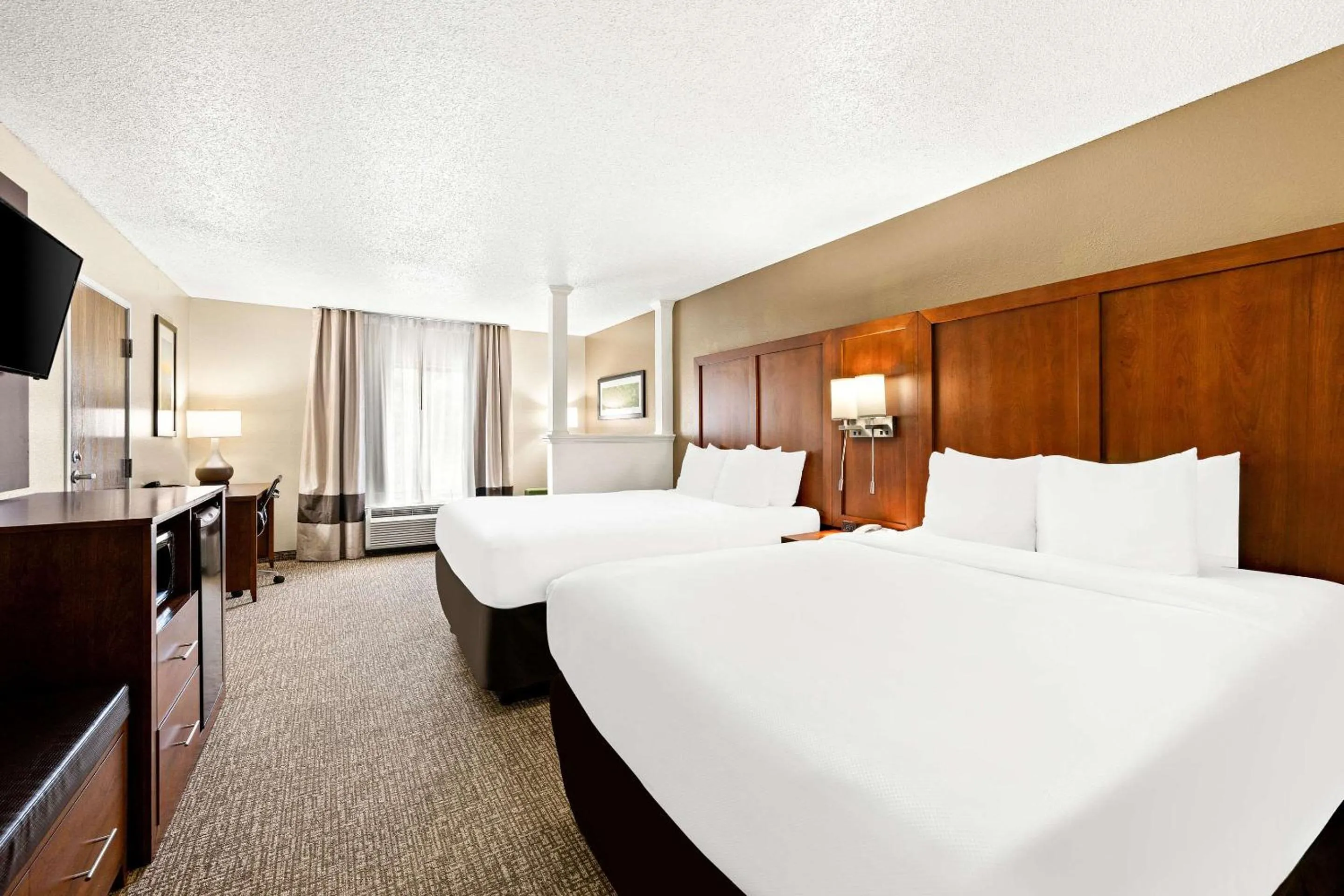 Queen Room with Two Queen Beds - Non-Smoking in Comfort Suites Abingdon I-81