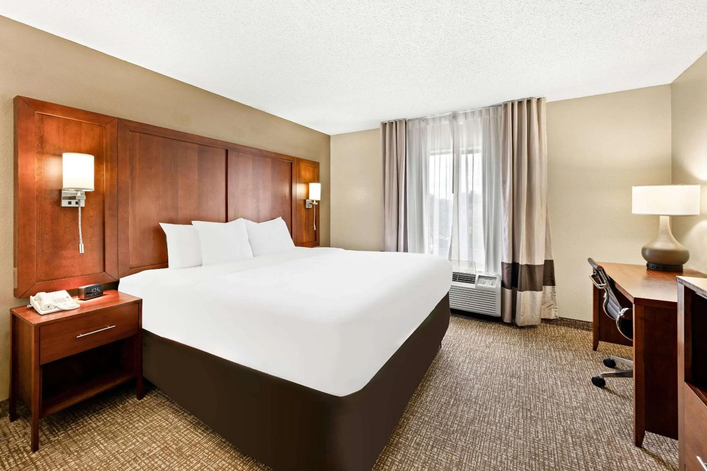 King Suite - Non-Smoking in Comfort Suites Abingdon I-81