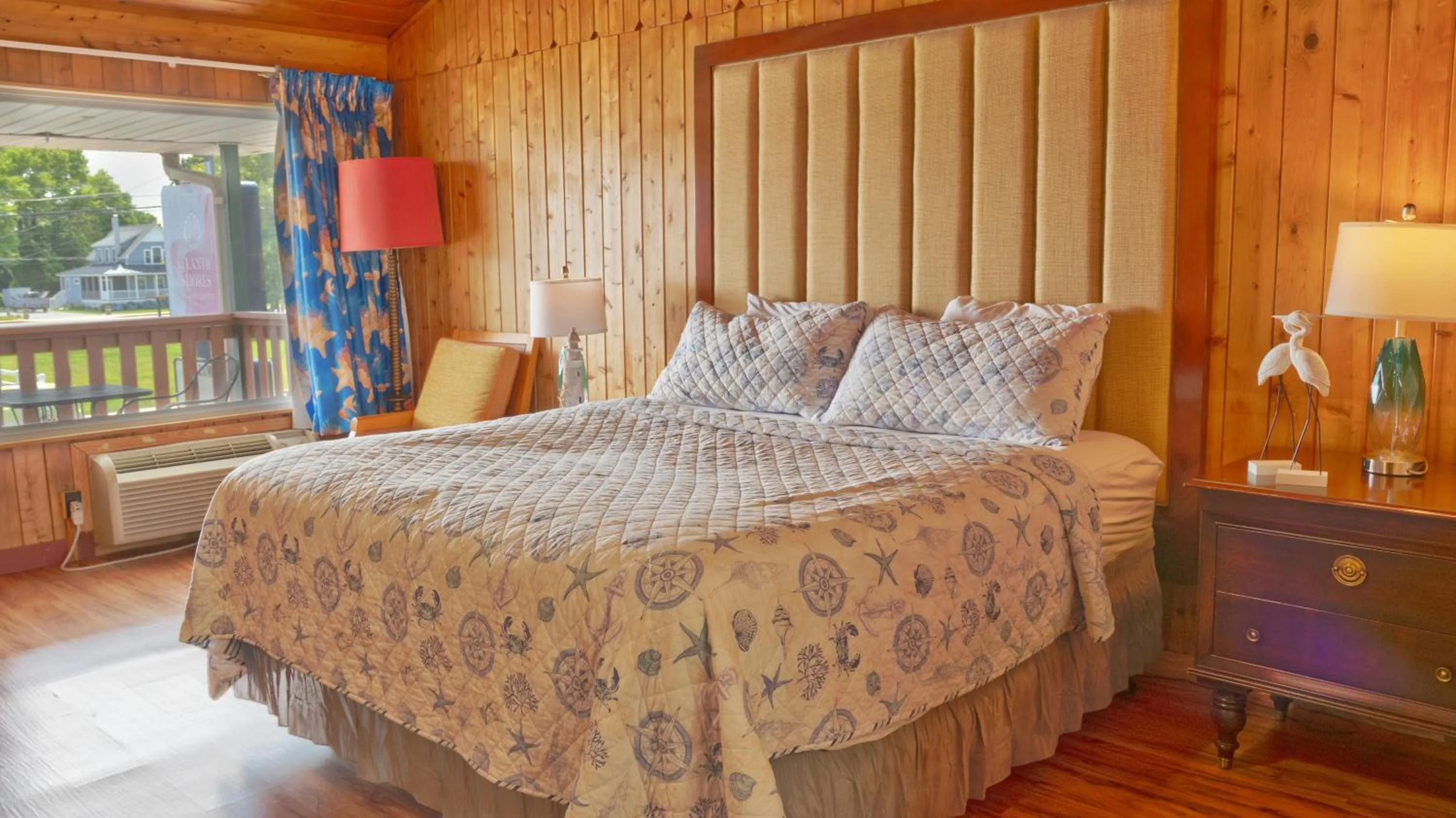 Deluxe King Room in Atlantic Shores Inn and Suites