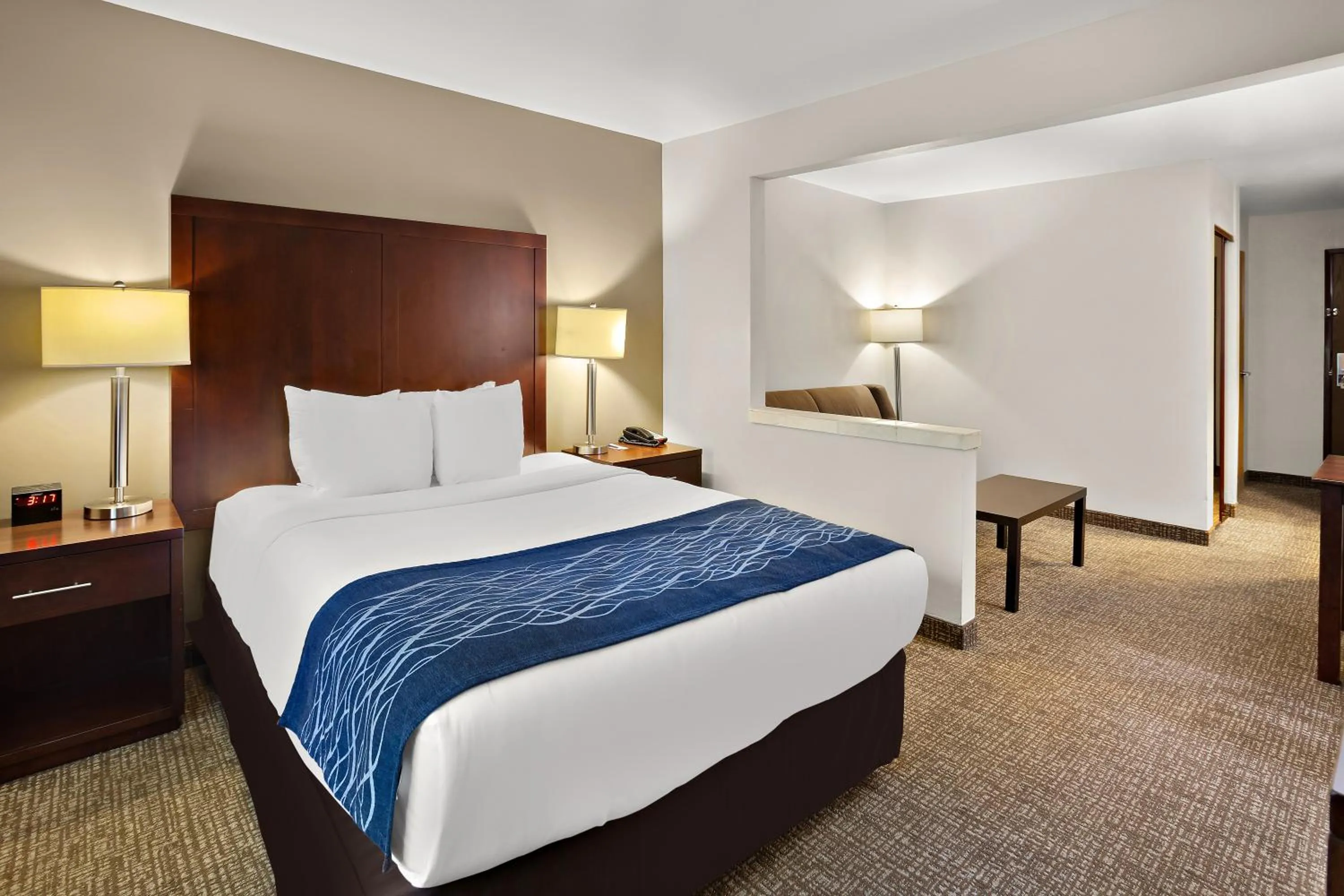 Queen Suite - Accessible/Non-Smoking in Comfort Inn Lacey - Olympia