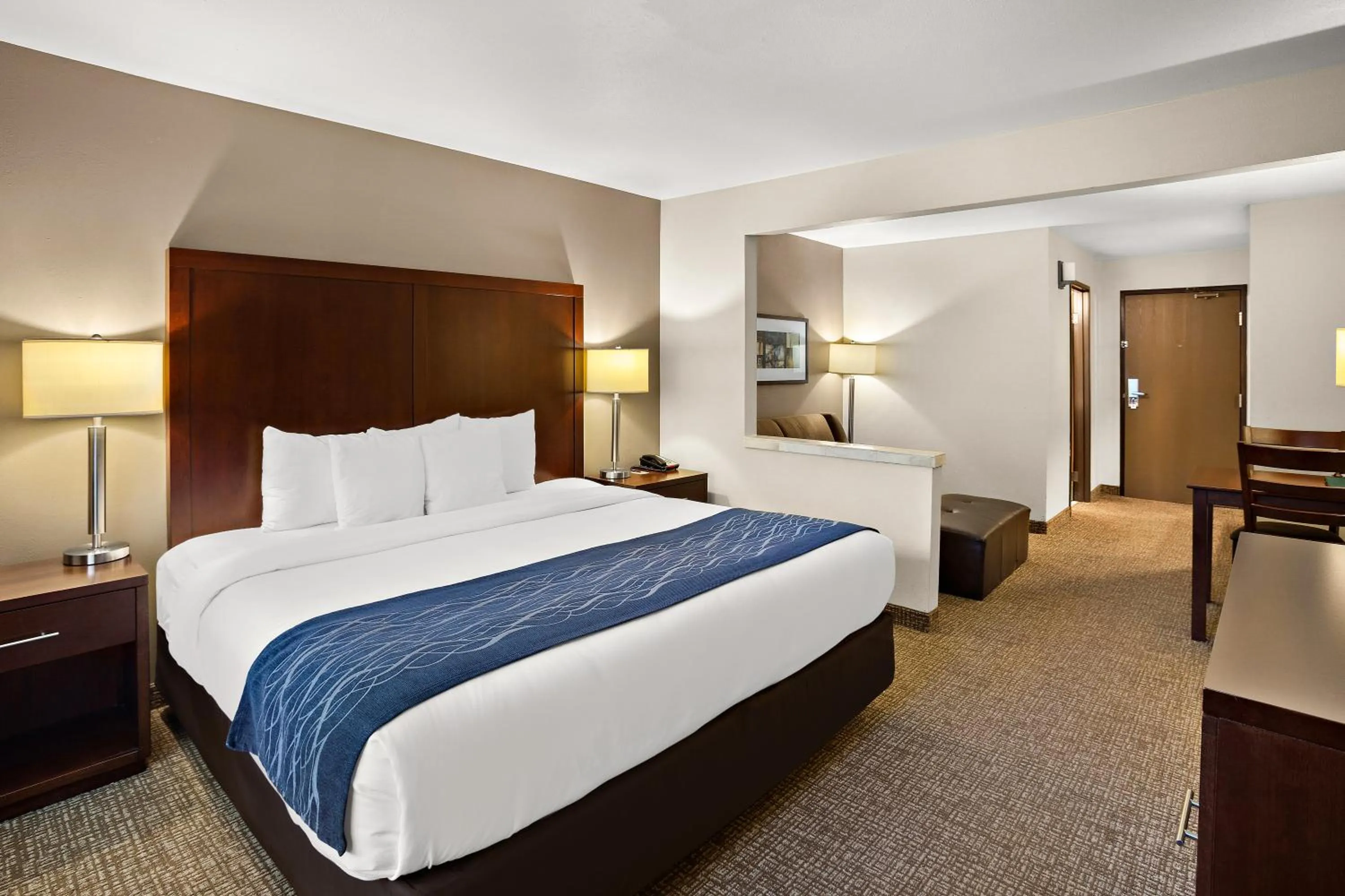 King Suite with Sofa-Bed in Comfort Inn Lacey - Olympia