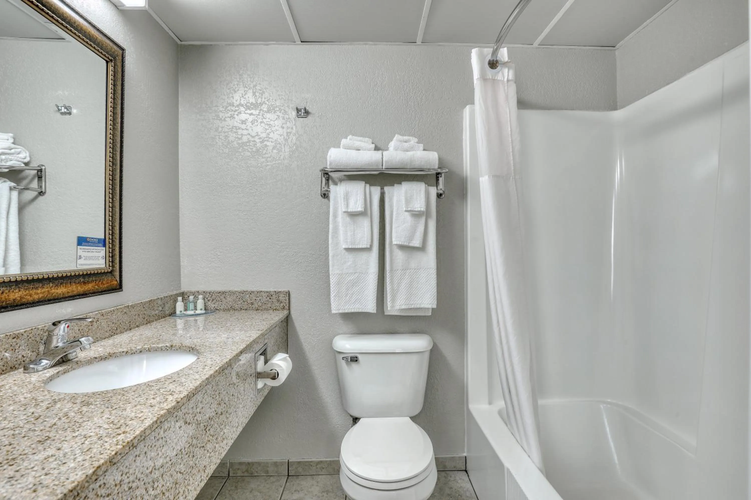 Queen Room with Two Queen Beds and Atrium View - Non Smoking in Quality Inn & Suites Green Bay Downtown