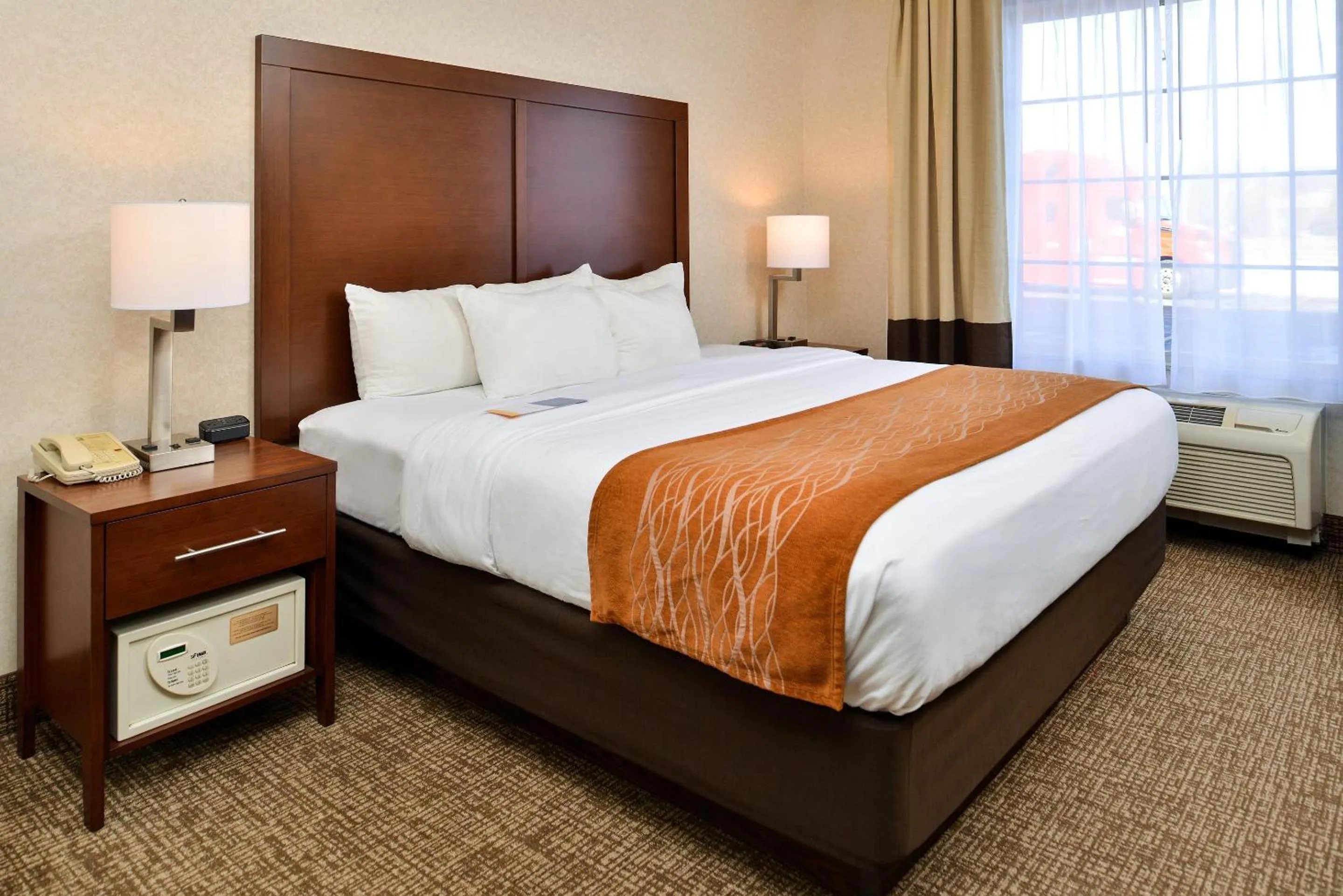 King Room - Accessible/Non-Smoking in Comfort Inn & Suites DeForest