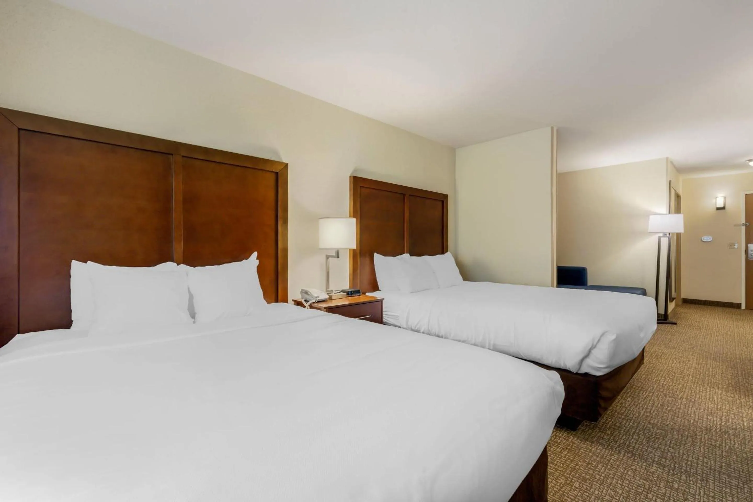 Queen Suite with Two Queen Beds - Non-Smoking in Comfort Suites Johnson Creek Conference Center