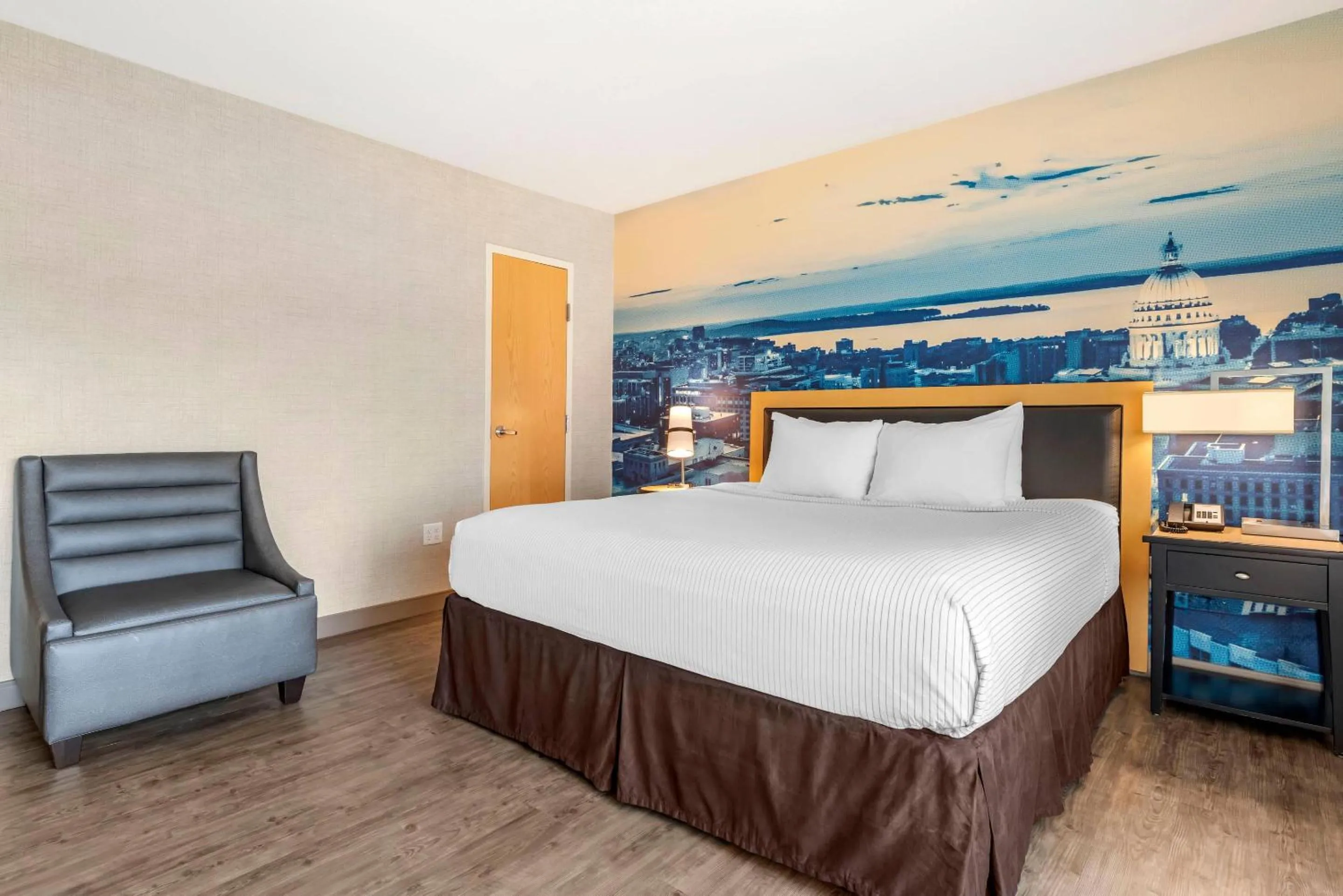 One-Bedroom King Suite with Sofa Bed - Non-Smoking in Cambria Hotel Madison East