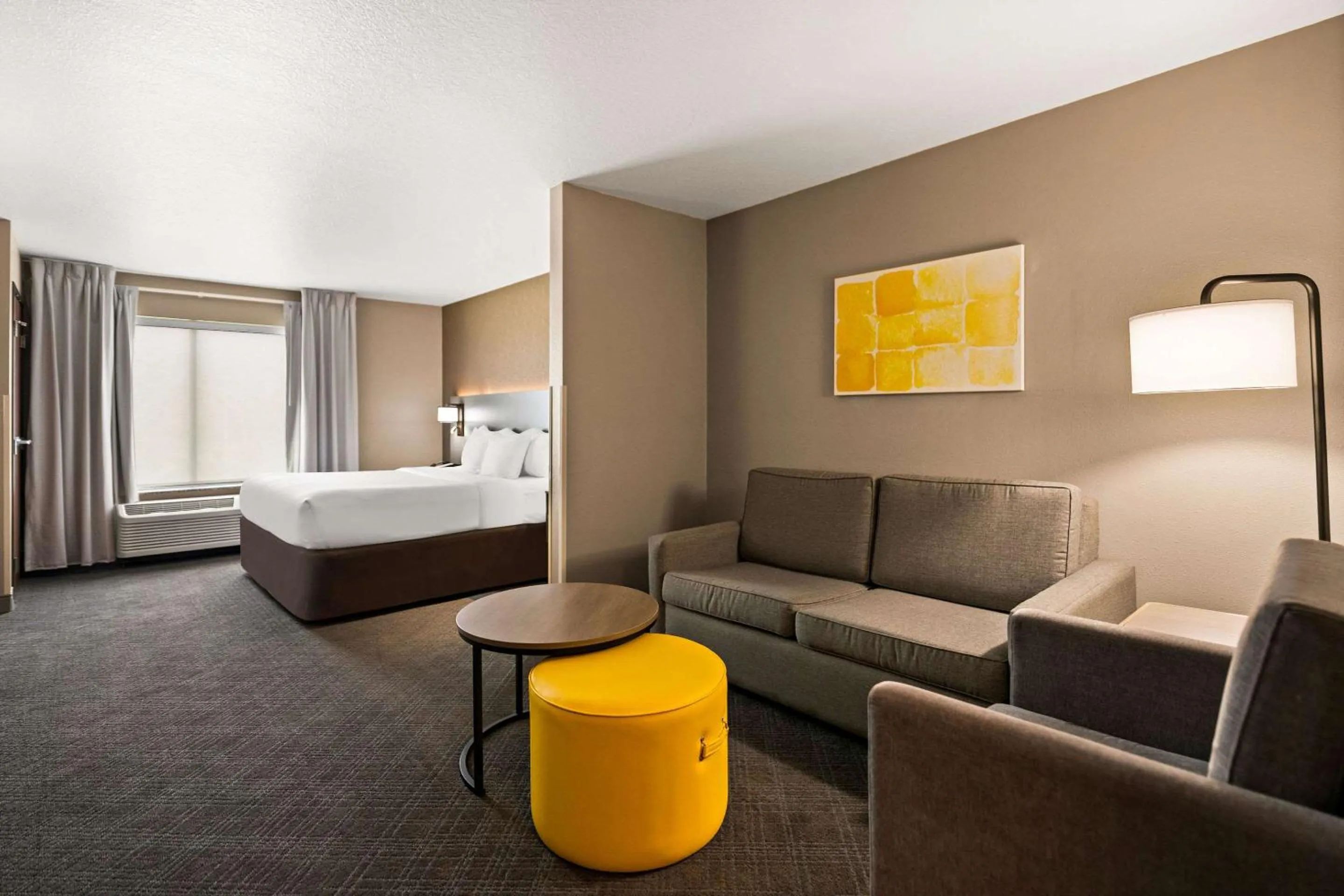 King Suite - Accessible/Non-Smoking in Comfort Suites Hudson I-94