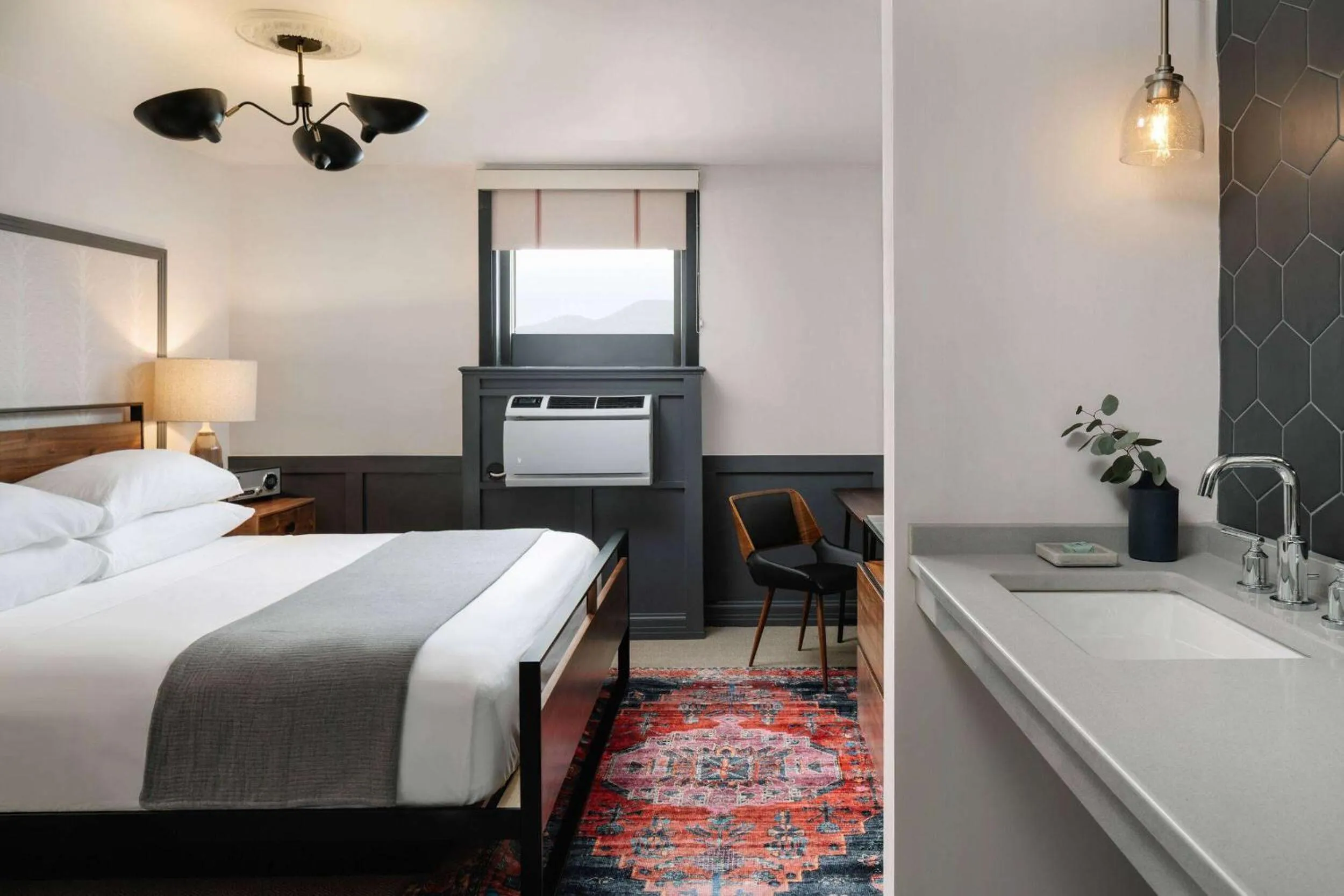 Deluxe King Room  Mobility and Hearing Impaired Accessible  Non-Smoking in Hotel Morgan a Wyndham Hotel