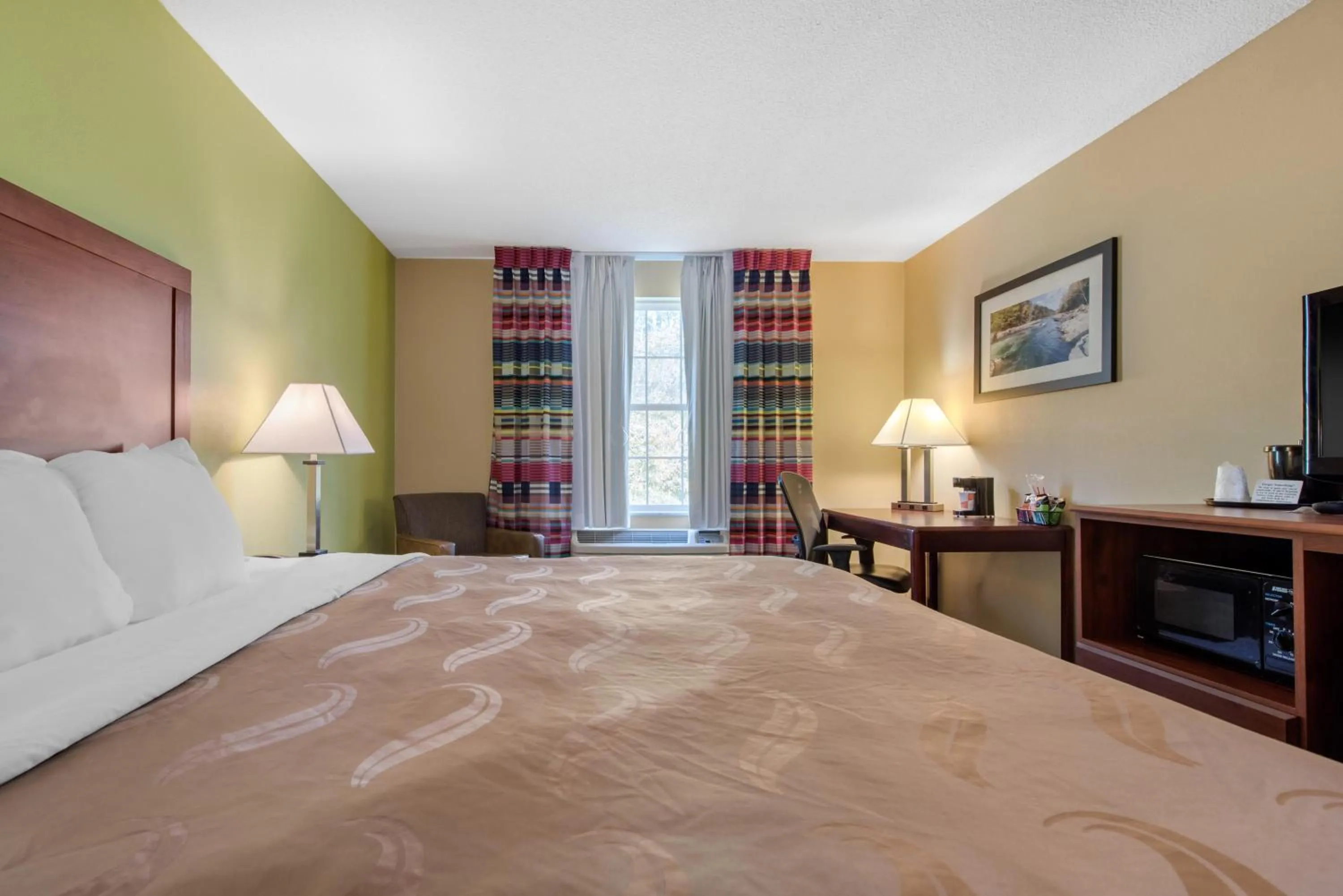 King Room - Accessible/Non-Smoking in Quality Inn Morgantown