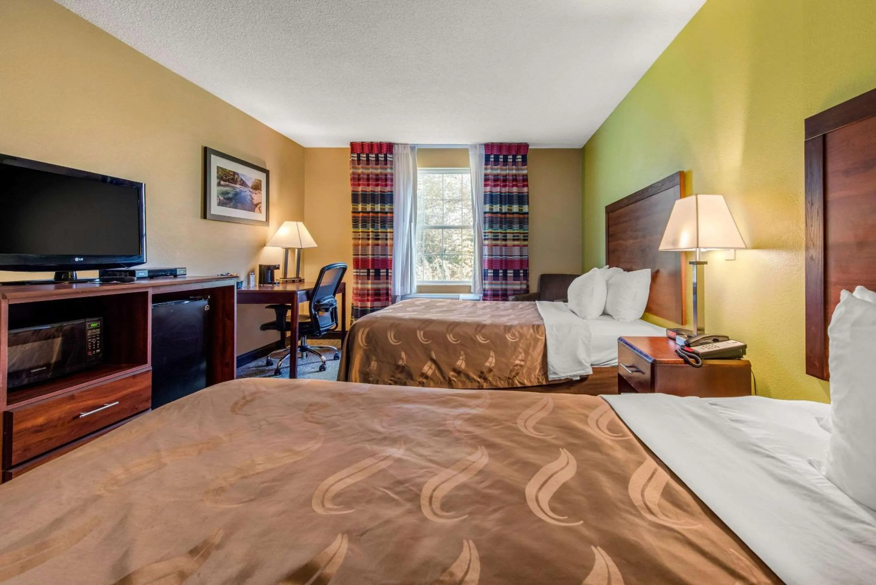 Standard, Two Double Beds, Pet, Non-Smoking in Quality Inn Morgantown