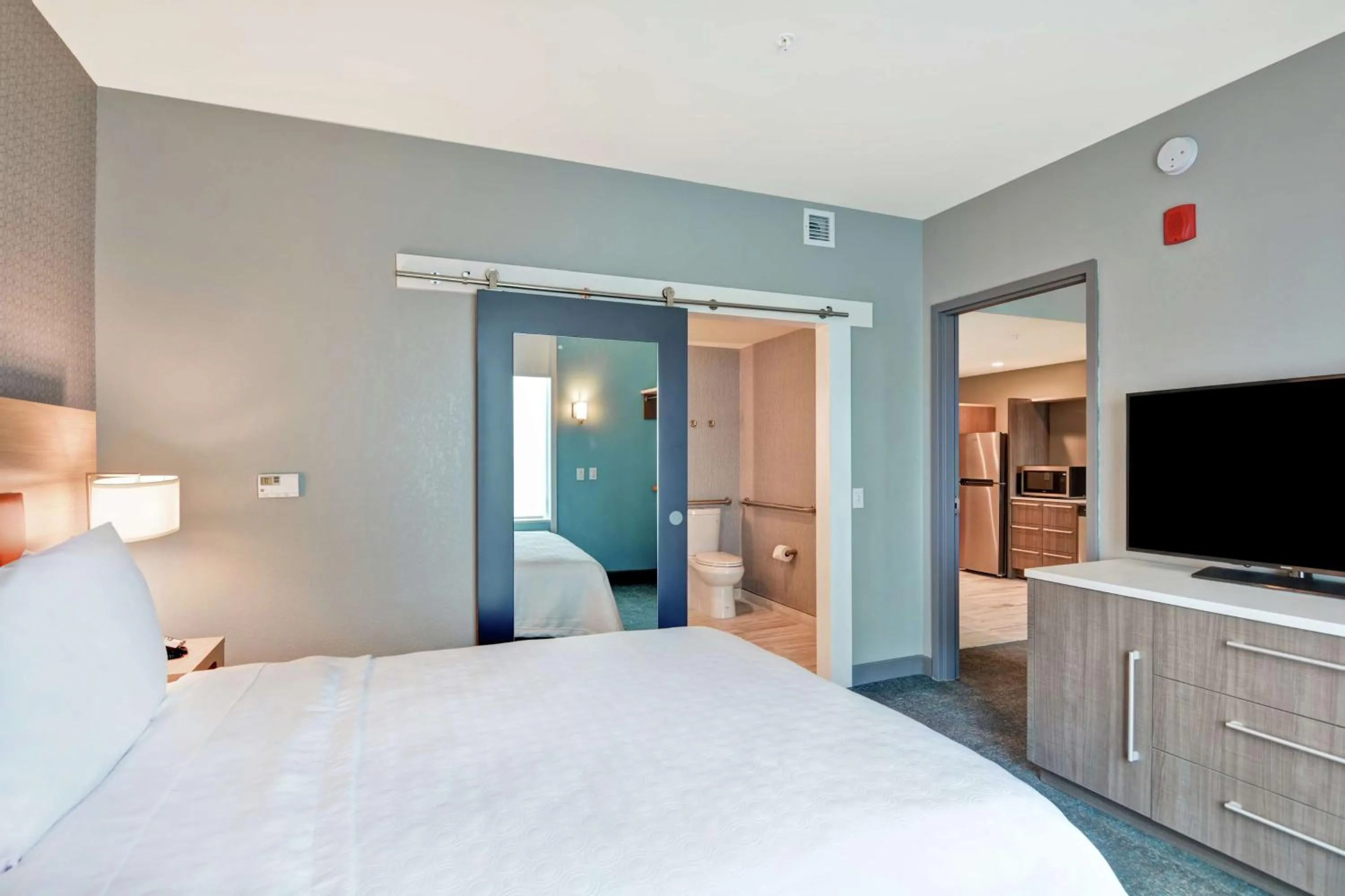 One-Bedroom Queen Suite - Non-Smoking in Home2 Suites By Hilton Jacksonville South St Johns Town Ctr