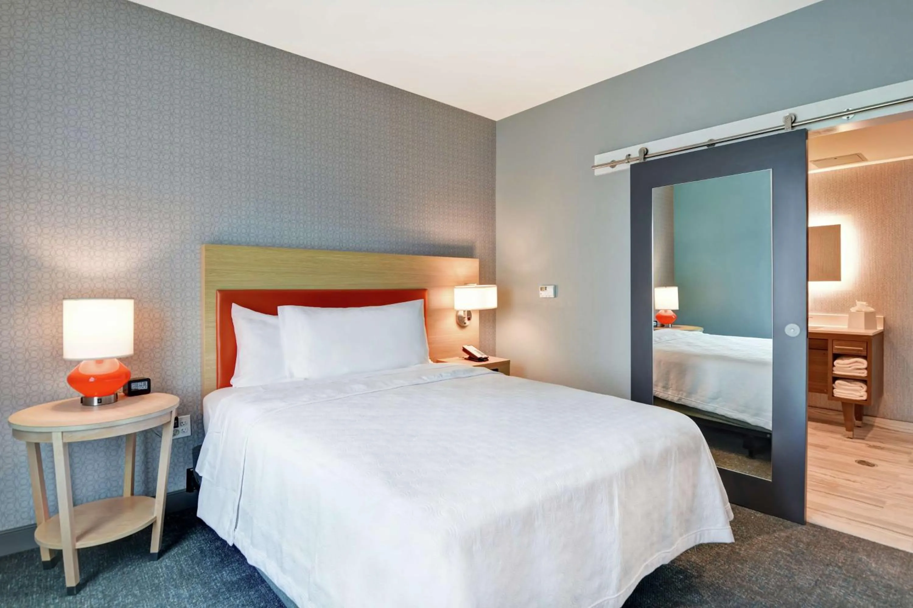 Queen Suite with Roll-In Shower - Mobility Access in Home2 Suites By Hilton Jacksonville South St Johns Town Ctr