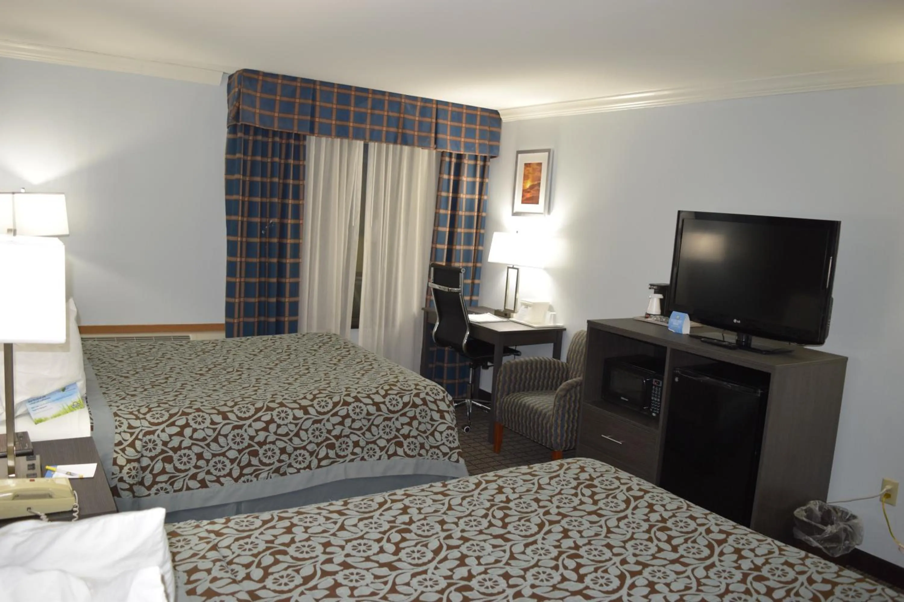 Queen Room with Two Queen Beds - Non-Smoking in Days Inn by Wyndham Rock Falls