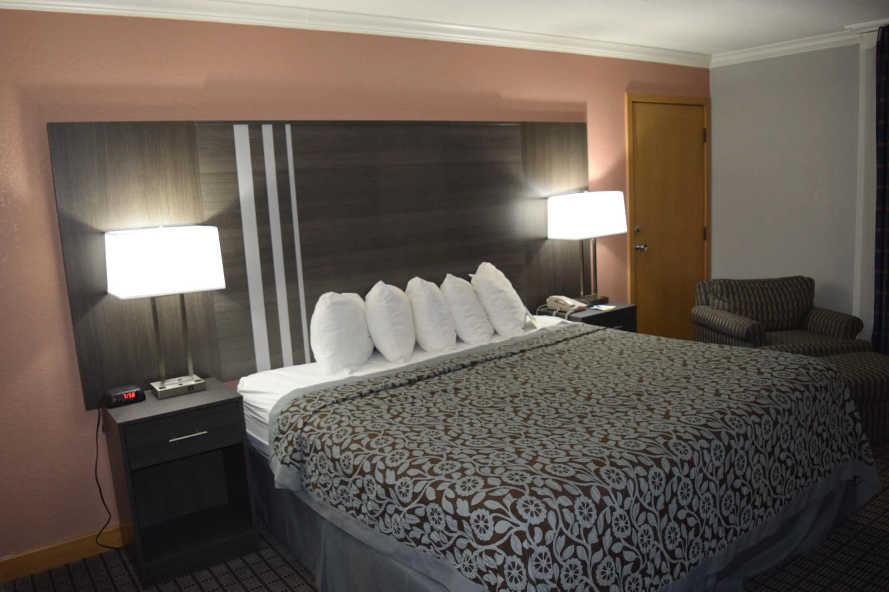 King Room - Disability Access - Non-Smoking in Days Inn by Wyndham Rock Falls