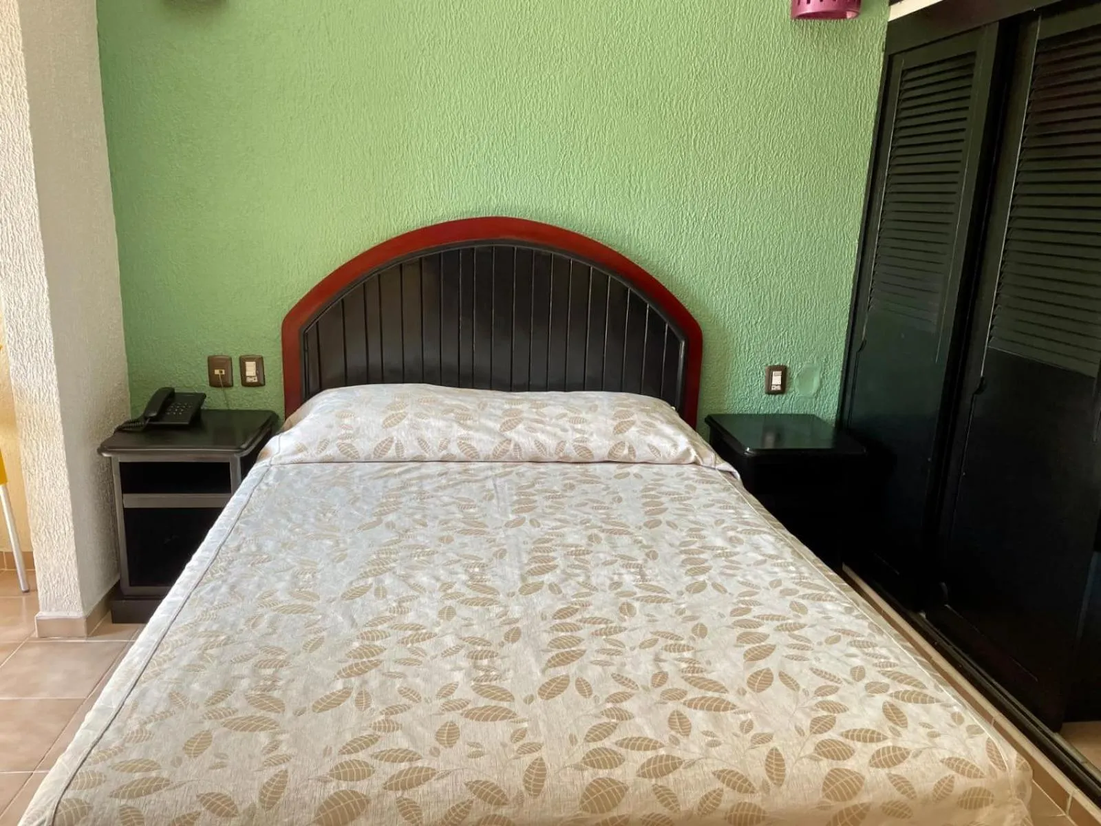 King Room in Suites Los Arcos