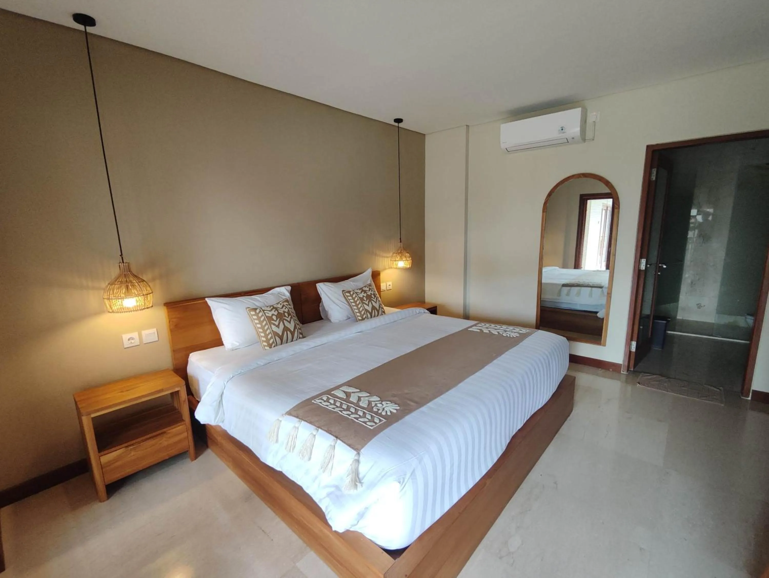 Superior Room King Upstairs in Villa Lovecho