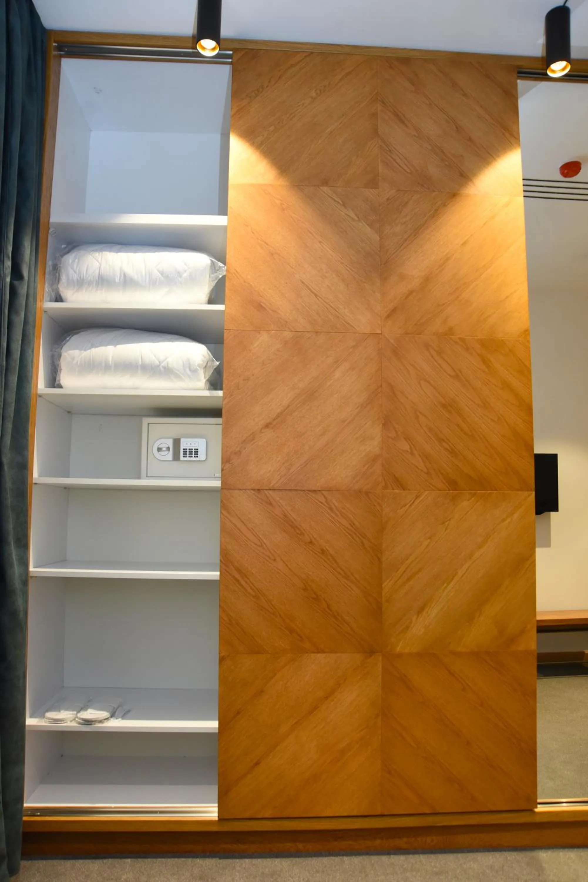 Superior Single Room in R&R Hotel