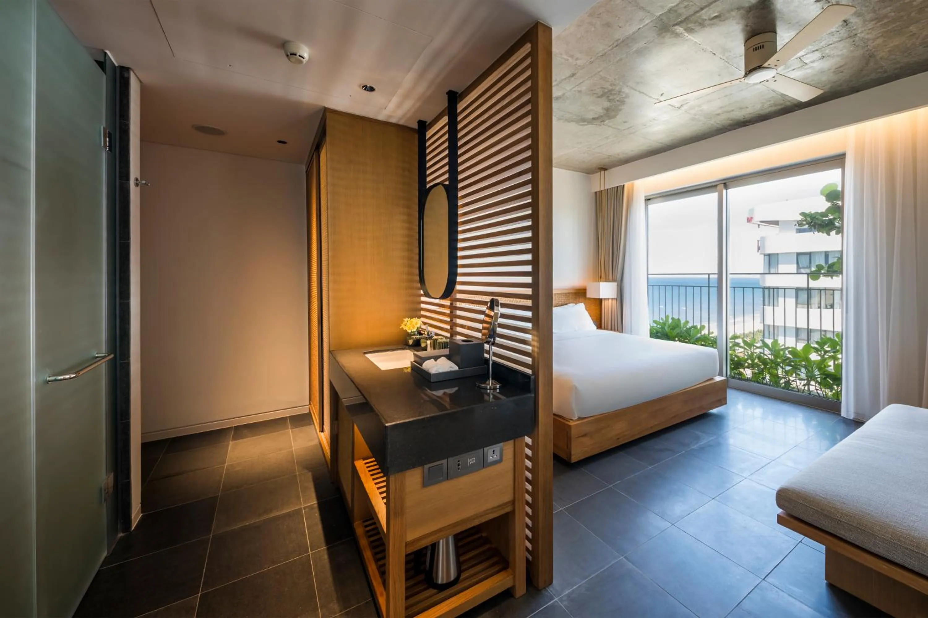 Deluxe Double With Balcony & Partial Sea View in Chicland Boutique Danang Beach Hotel