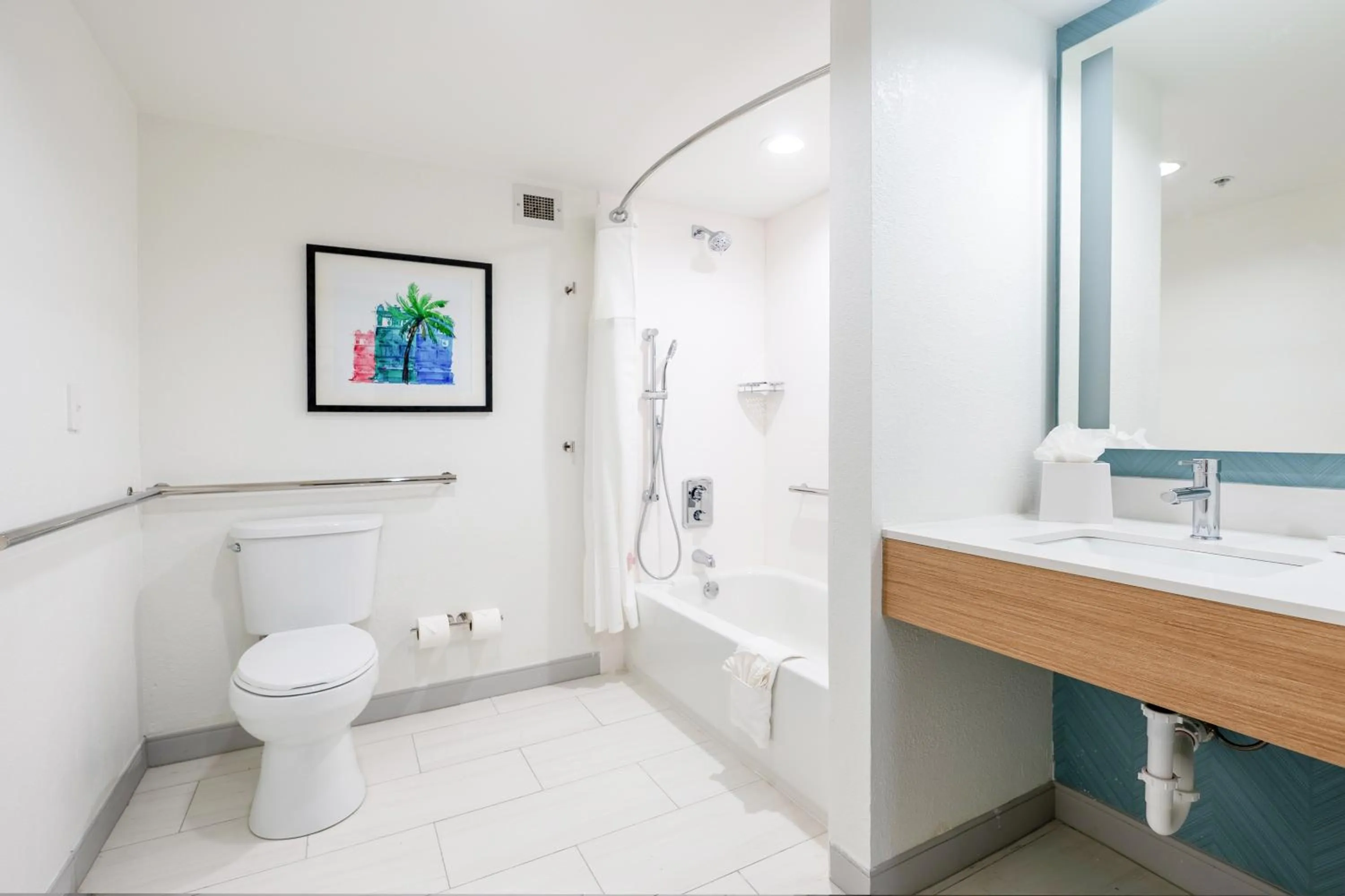 King Room with Accessible Tub - Mobility Access in Hilton Garden Inn Ft. Lauderdale Airport-Cruise Port