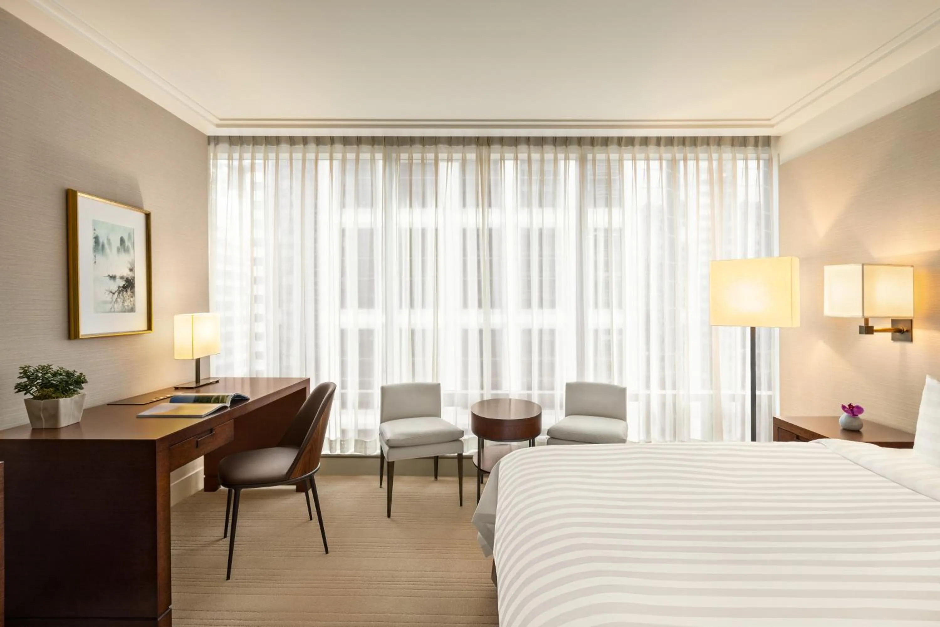 Superior King Room in Shangri-La Vancouver
