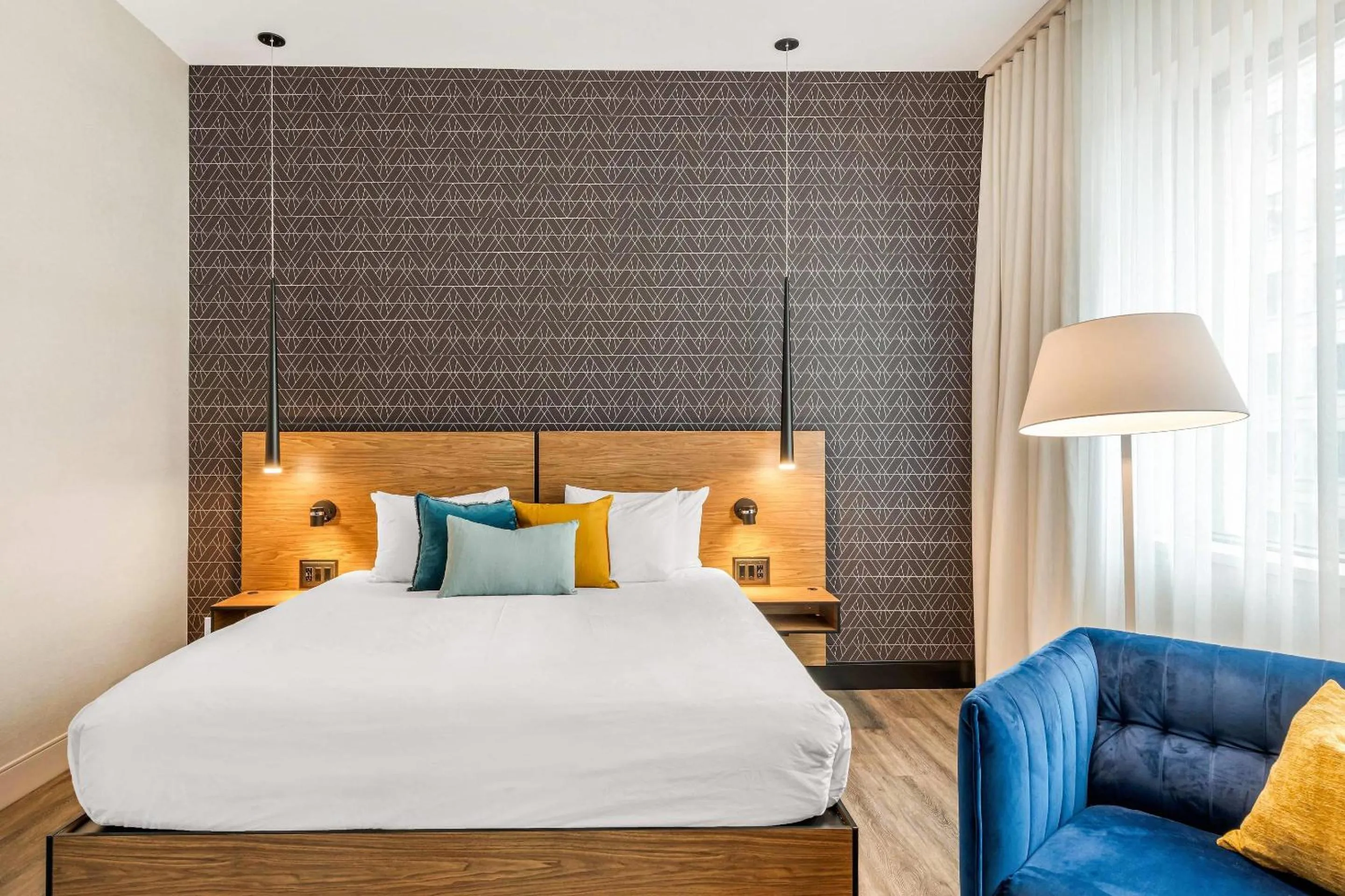 Superior Queen Room in Hotel Royal William, an Ascend Collection Hotel