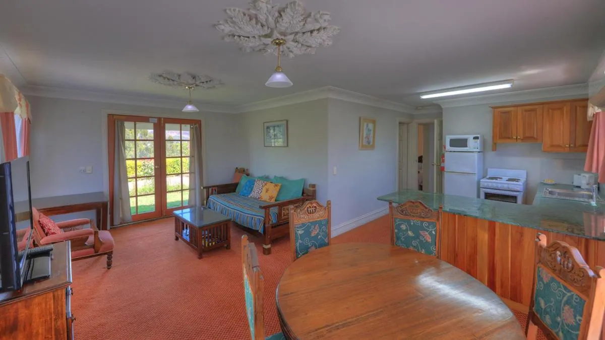 Two-Bedroom Cottage in Hatchers Richmond Manor