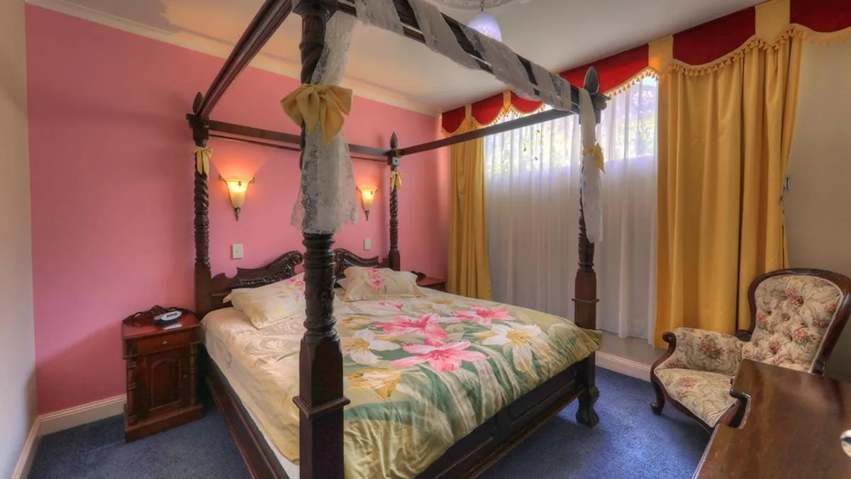 Two-Bedroom Suite in Hatchers Richmond Manor
